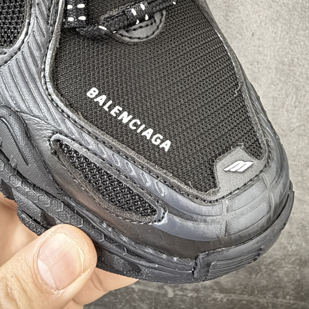 图片[5]-【XA版本】Balenciaga巴黎世家 Triple S .2 厚底系带 低帮 老爹鞋 Balenciaga是由被誉为代表二十世纪的伟大天才设计师 CristobalBalenciaga 创立的，在品牌创立的大半个世纪以来，巴黎世家一直以时尚、典雅闻名于时装界，它的主题产品有女士和男士提包、机车包、鞋子和时装，在15年王大仁卸任品牌设计师后，品牌的风格发生了翻天覆地的变化，凭借着人气超高的街头风T恤、老爹鞋等迅速霸屏各大时装周和时尚圈 货号：865849WTRS21011 尺码：35 36 37 38 39 40 41 42 43 44 45 46-选品中心