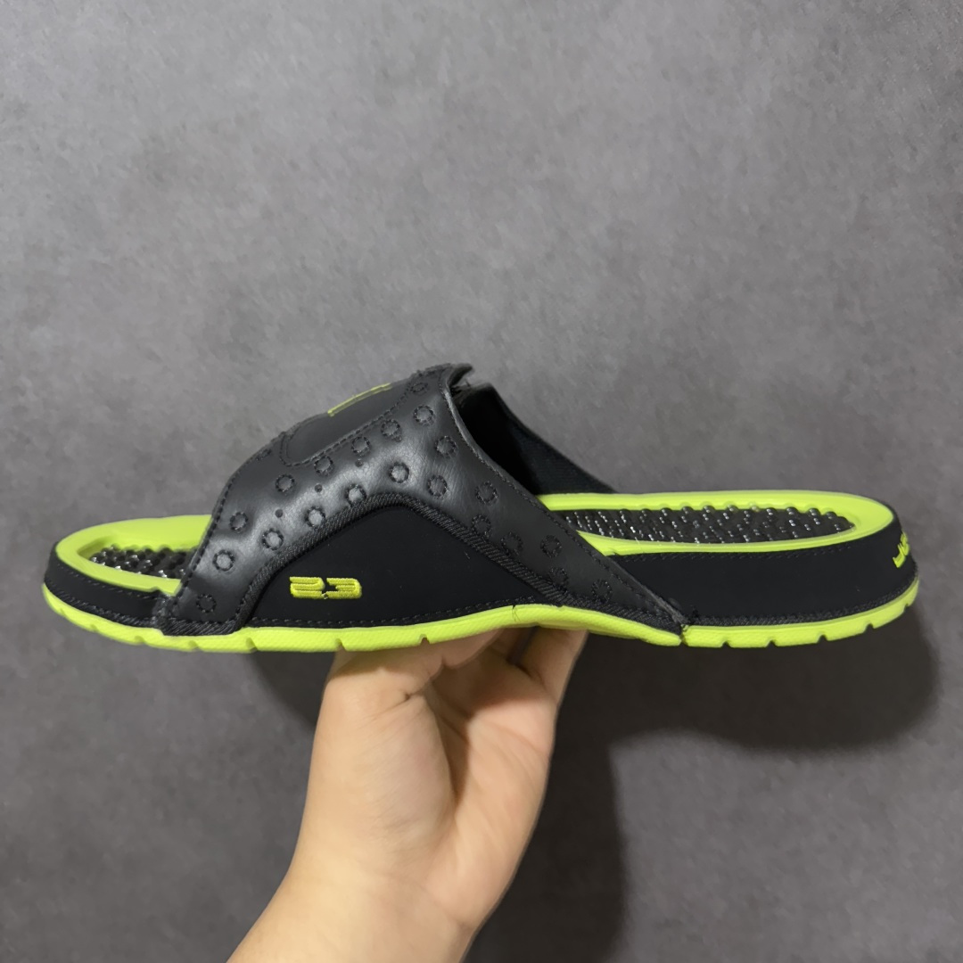 图片[2]-【公司级】新配色✨纯原订单 3D立体猫眼 黑荧光绿 Air Jordan Hydro XIII Retro Slides AJ13 运动拖鞋 乔丹13 经典的13代配色装扮 加上可调节的搭带 TPR 按摩内底和 Phylon 缓震鞋底 以高规格的配置带来非凡舒适的穿着体验 作为AJ的铁杆粉丝 这份夏日精品想必无法忽视！ 货号：684915-025 尺码：36-45-选品中心