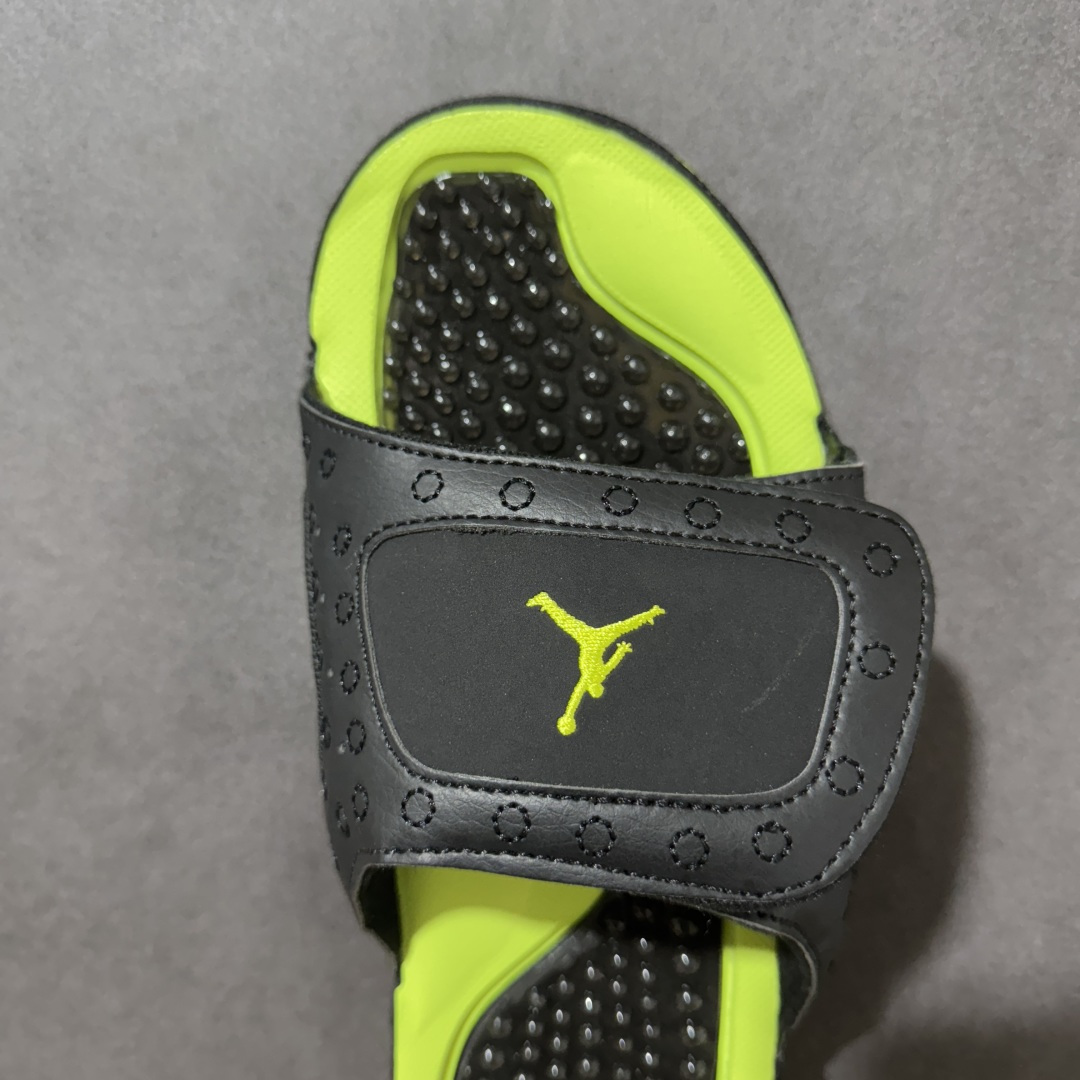 图片[5]-【公司级】新配色✨纯原订单 3D立体猫眼 黑荧光绿 Air Jordan Hydro XIII Retro Slides AJ13 运动拖鞋 乔丹13 经典的13代配色装扮 加上可调节的搭带 TPR 按摩内底和 Phylon 缓震鞋底 以高规格的配置带来非凡舒适的穿着体验 作为AJ的铁杆粉丝 这份夏日精品想必无法忽视！ 货号：684915-025 尺码：36-45-选品中心