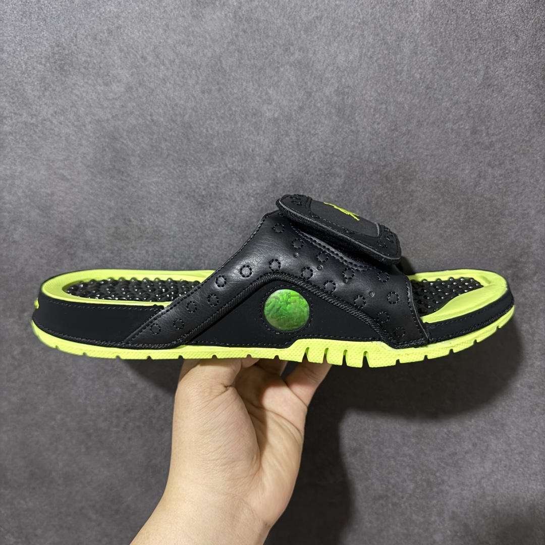 【公司级】新配色✨纯原订单 3D立体猫眼 黑荧光绿 Air Jordan Hydro XIII Retro Slides AJ13 运动拖鞋 乔丹13 经典的13代配色装扮 加上可调节的搭带 TPR 按摩内底和 Phylon 缓震鞋底 以高规格的配置带来非凡舒适的穿着体验 作为AJ的铁杆粉丝 这份夏日精品想必无法忽视！ 货号：684915-025 尺码：36-45-选品中心