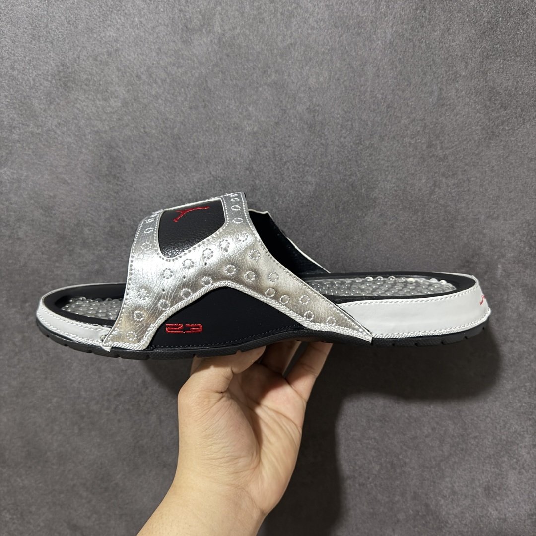 图片[2]-【公司级】新配色✨纯原订单 3D立体猫眼 黑灰 Air Jordan Hydro XIII Retro Slides AJ13 运动拖鞋 乔丹13 经典的13代配色装扮 加上可调节的搭带 TPR 按摩内底和 Phylon 缓震鞋底 以高规格的配置带来非凡舒适的穿着体验 作为AJ的铁杆粉丝 这份夏日精品想必无法忽视！ 货号：684915-021 尺码：36-45-选品中心