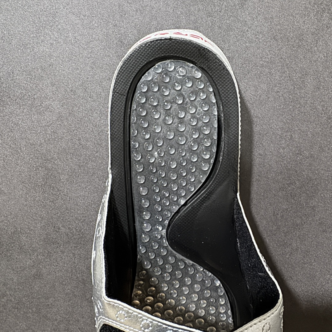 图片[5]-【公司级】新配色✨纯原订单 3D立体猫眼 黑灰 Air Jordan Hydro XIII Retro Slides AJ13 运动拖鞋 乔丹13 经典的13代配色装扮 加上可调节的搭带 TPR 按摩内底和 Phylon 缓震鞋底 以高规格的配置带来非凡舒适的穿着体验 作为AJ的铁杆粉丝 这份夏日精品想必无法忽视！ 货号：684915-021 尺码：36-45-选品中心
