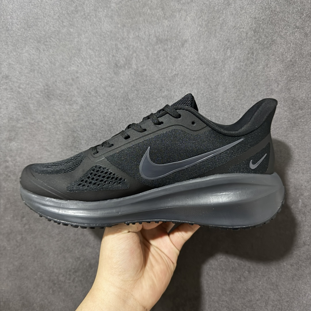 图片[2]-【公司级】Nike Air Zoom Winflo 登月系列 耐克 网面透气 训跑练步鞋 舒适脚感 拥有 Zoom Air 一如既往的稳定感和流畅感 鞋面采用工程网眼设计 为特定高热区域营造出色透气性 进一步增加鞋面的穿孔数量 让足部能够快速散热 货号：YB2528-002 尺码：40～45-选品中心