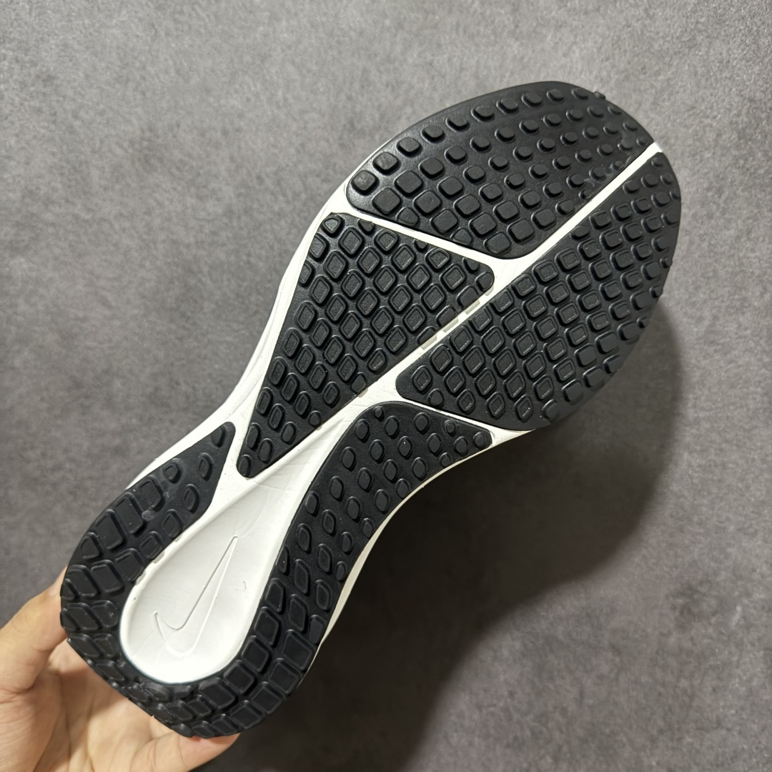 图片[9]-【公司级】Nike Air Zoom Winflo 登月系列 耐克 网面透气 训跑练步鞋 舒适脚感 拥有 Zoom Air 一如既往的稳定感和流畅感 鞋面采用工程网眼设计 为特定高热区域营造出色透气性 进一步增加鞋面的穿孔数量 让足部能够快速散热 货号：YB2528-003 尺码：40～45-选品中心