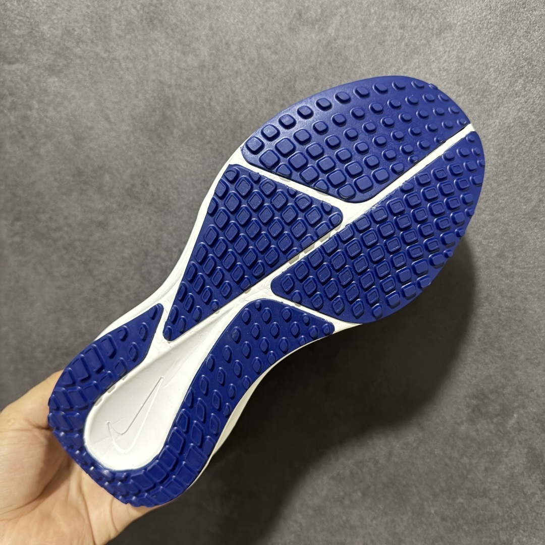 图片[9]-【公司级】Nike Air Zoom Winflo 登月系列 耐克 网面透气 训跑练步鞋 舒适脚感 拥有 Zoom Air 一如既往的稳定感和流畅感 鞋面采用工程网眼设计 为特定高热区域营造出色透气性 进一步增加鞋面的穿孔数量 让足部能够快速散热 货号：YB2528-005 尺码：40～45-选品中心