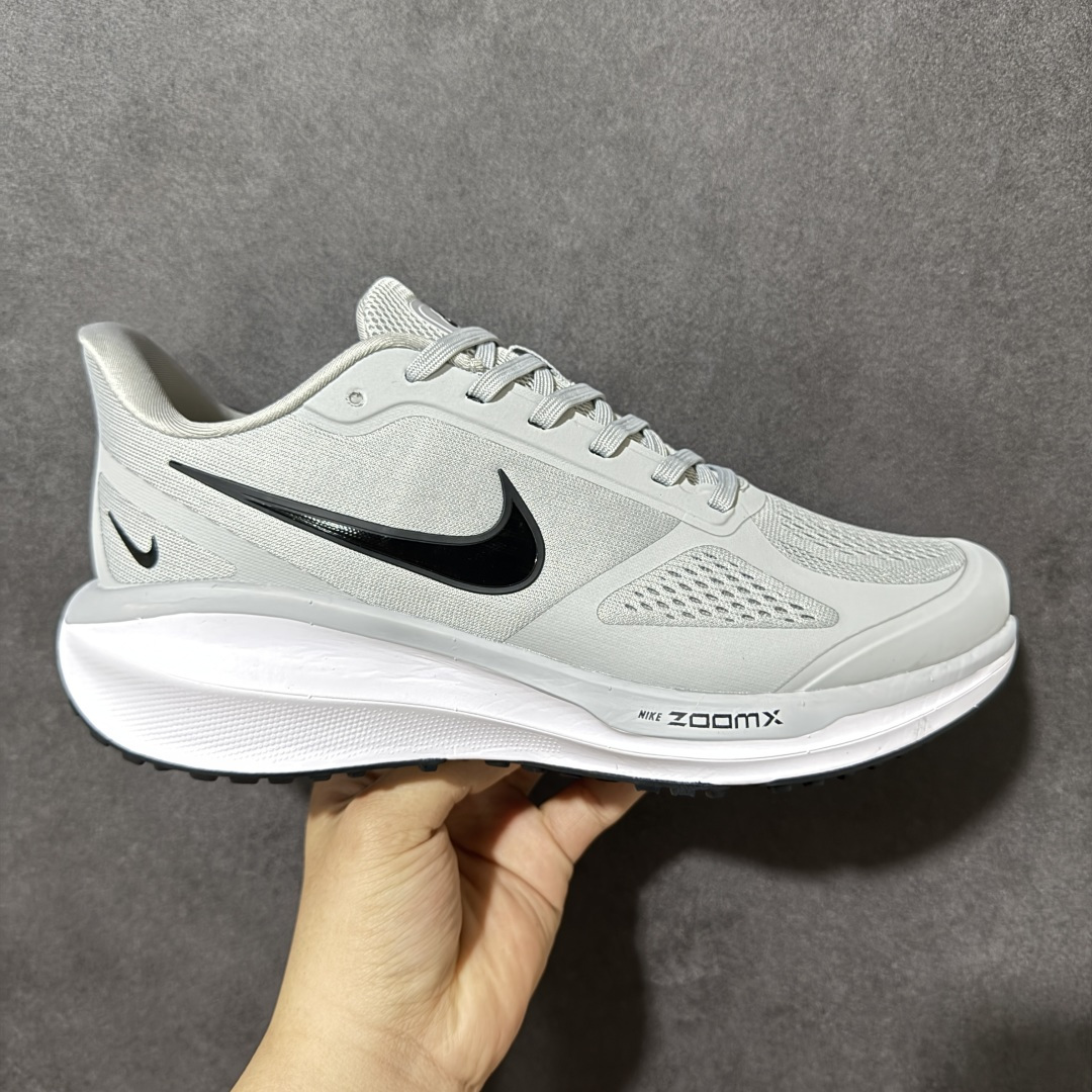 【公司级】Nike Air Zoom Winflo 登月系列 耐克 网面透气 训跑练步鞋 舒适脚感 拥有 Zoom Air 一如既往的稳定感和流畅感 鞋面采用工程网眼设计 为特定高热区域营造出色透气性 进一步增加鞋面的穿孔数量 让足部能够快速散热 货号：YB2528-004 尺码：40～45-选品中心