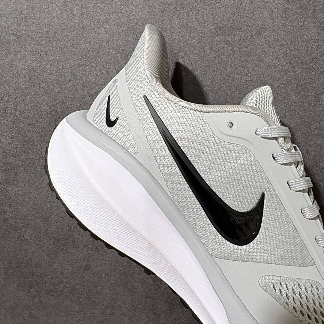 图片[7]-【公司级】Nike Air Zoom Winflo 登月系列 耐克 网面透气 训跑练步鞋 舒适脚感 拥有 Zoom Air 一如既往的稳定感和流畅感 鞋面采用工程网眼设计 为特定高热区域营造出色透气性 进一步增加鞋面的穿孔数量 让足部能够快速散热 货号：YB2528-004 尺码：40～45-选品中心