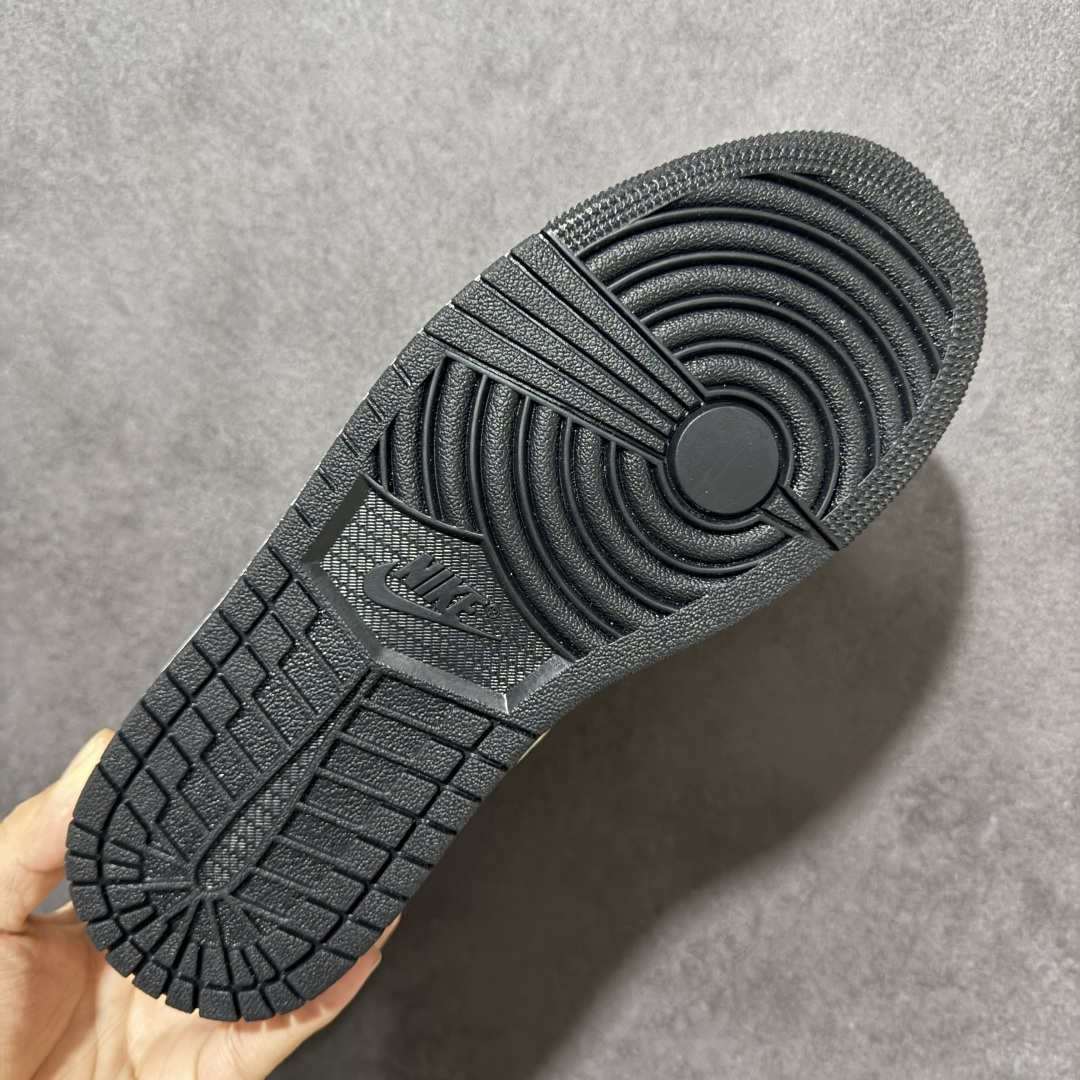图片[9]-【H11纯原】Nike Air Jordan 1 Low SE AJ1 乔一 舒适贴合 防滑耐磨 低帮 复古篮球鞋 货号：CZ4776-107 尺码：35.5 36 36.5 37.5 38 38.5 39 40 40.5 41 42 42.5 43 44 45 46 47.5 #H11顶级纯原 纯原外贸平台特供订单 #全套原纸板楦头开发 #原厂特供材料配套加持 #确保原汁原味 完美呈现版型 #原档数据独家私模大底 #男女鞋同步官方开发至48.5 #原装进口轻量化鞋垫 #进口港宝加持 后跟自然饱满 还原公司包裹性 #鞋面采用原装数据贴合技术 #全方位贴合包裹脚型 #鞋跟部鞋底牵引设计 #提供强大的抓地性能 #更适应不同实战场地路面-选品中心