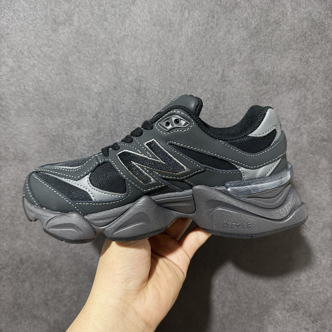 图片[2]-【公司级】New Balance 9060系列 新百伦 复古休闲运动慢跑鞋 鞋面大身由空间双格及磨砂鞋面拼接而生 采用大面积网眼以及麂皮材质覆盖鞋身 还原经典气质 搭载ABZORB避震科技 由泡沫聚酯制成 上脚可以有效减少由鞋底反弹对身体及双腿的冲击力 货号：U906079E 尺码：36 37 37.5 38 38.5 39.5 40 40.5 41.5 42 42.5 43 44 45-选品中心