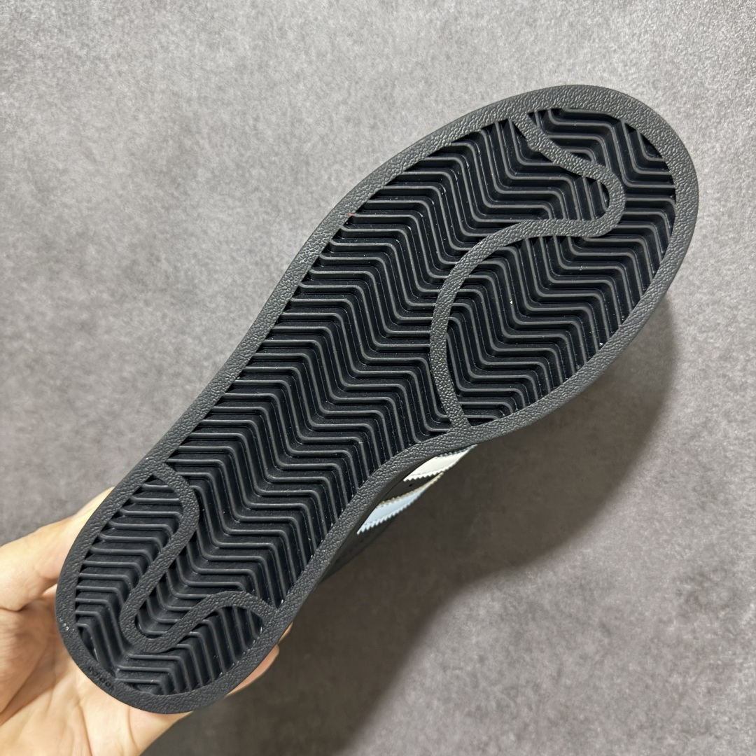 图片[9]-【H11顶级头层版】adidas originals Superstar 2 贝壳头 简约经典 舒适时尚 复古板鞋 男女同款 黑白 货号：JH9977 全新升级版 皮料改进至头层原厂皮 原盒 原底原料 开模打造 原厂织唛鞋标 高精密准度 原楦原纸板开发 匹配原版98%以上 后跟垫棉独家呈现 反口里弧度正确 原厂鞋垫 背胶 后跟电绣针数 与正品一致 原厂皮料 原厂车缝线 质感无敌 皮料切割干净 无任何毛边 清洁度细节完美 进口港宝加持 后跟自然饱满 还原公司包裹性 鞋面采用原装数据贴合技术 全方位贴合包裹脚型 鞋跟部鞋底牵引设计 提供强大的抓地性能 更适应不同实战场地路面 尺码：35.5 36 36.5 37.5 38 38.5 39 40 40.5 41 42 42.5 43 44 45-选品中心