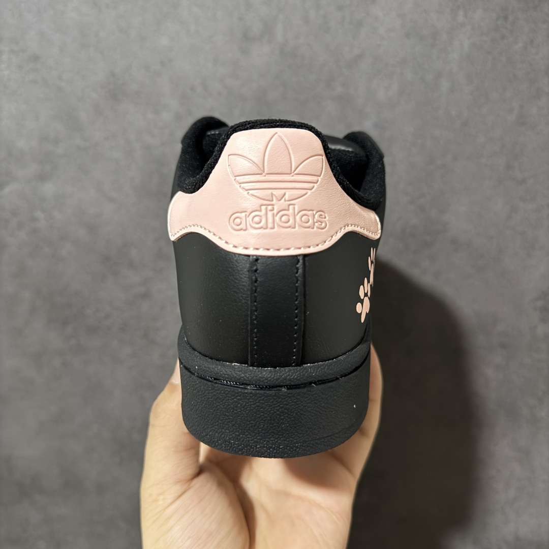 图片[4]-【H11顶级头层版】adidas originals Superstar 2 贝壳头 简约经典 舒适时尚 复古板鞋 男女同款 黑白 货号：JH9977 全新升级版 皮料改进至头层原厂皮 原盒 原底原料 开模打造 原厂织唛鞋标 高精密准度 原楦原纸板开发 匹配原版98%以上 后跟垫棉独家呈现 反口里弧度正确 原厂鞋垫 背胶 后跟电绣针数 与正品一致 原厂皮料 原厂车缝线 质感无敌 皮料切割干净 无任何毛边 清洁度细节完美 进口港宝加持 后跟自然饱满 还原公司包裹性 鞋面采用原装数据贴合技术 全方位贴合包裹脚型 鞋跟部鞋底牵引设计 提供强大的抓地性能 更适应不同实战场地路面 尺码：35.5 36 36.5 37.5 38 38.5 39 40 40.5 41 42 42.5 43 44 45-选品中心