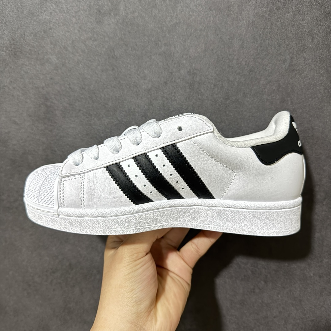 图片[2]-【H11顶级头层版】adidas originals Superstar 2 贝壳头 简约经典 舒适时尚 复古板鞋 男女同款 黑白 货号：IH8659 全新升级版 皮料改进至头层原厂皮 原盒 原底原料 开模打造 原厂织唛鞋标 高精密准度 原楦原纸板开发 匹配原版98%以上 后跟垫棉独家呈现 反口里弧度正确 原厂鞋垫 背胶 后跟电绣针数 与正品一致 原厂皮料 原厂车缝线 质感无敌 皮料切割干净 无任何毛边 清洁度细节完美 进口港宝加持 后跟自然饱满 还原公司包裹性 鞋面采用原装数据贴合技术 全方位贴合包裹脚型 鞋跟部鞋底牵引设计 提供强大的抓地性能 更适应不同实战场地路面 尺码：35.5 36 36.5 37.5 38 38.5 39 40 40.5 41 42 42.5 43 44 45-选品中心
