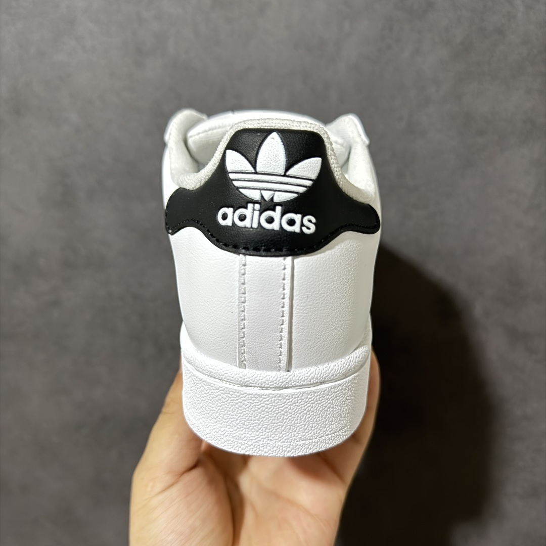 图片[4]-【H11顶级头层版】adidas originals Superstar 2 贝壳头 简约经典 舒适时尚 复古板鞋 男女同款 黑白 货号：IH8659 全新升级版 皮料改进至头层原厂皮 原盒 原底原料 开模打造 原厂织唛鞋标 高精密准度 原楦原纸板开发 匹配原版98%以上 后跟垫棉独家呈现 反口里弧度正确 原厂鞋垫 背胶 后跟电绣针数 与正品一致 原厂皮料 原厂车缝线 质感无敌 皮料切割干净 无任何毛边 清洁度细节完美 进口港宝加持 后跟自然饱满 还原公司包裹性 鞋面采用原装数据贴合技术 全方位贴合包裹脚型 鞋跟部鞋底牵引设计 提供强大的抓地性能 更适应不同实战场地路面 尺码：35.5 36 36.5 37.5 38 38.5 39 40 40.5 41 42 42.5 43 44 45-选品中心