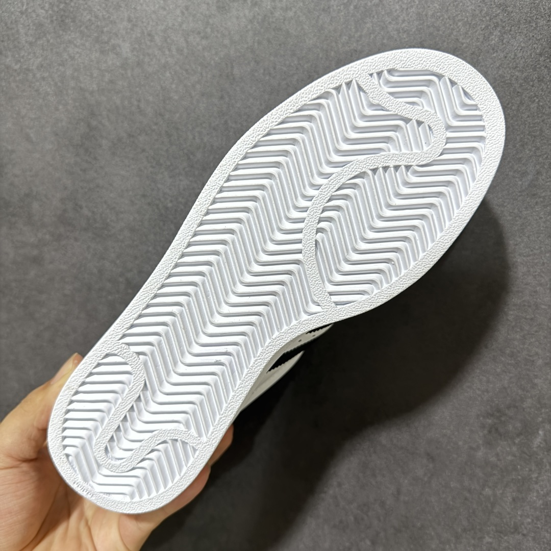 图片[9]-【H11顶级头层版】adidas originals Superstar 2 贝壳头 简约经典 舒适时尚 复古板鞋 男女同款 黑白 货号：IH8659 全新升级版 皮料改进至头层原厂皮 原盒 原底原料 开模打造 原厂织唛鞋标 高精密准度 原楦原纸板开发 匹配原版98%以上 后跟垫棉独家呈现 反口里弧度正确 原厂鞋垫 背胶 后跟电绣针数 与正品一致 原厂皮料 原厂车缝线 质感无敌 皮料切割干净 无任何毛边 清洁度细节完美 进口港宝加持 后跟自然饱满 还原公司包裹性 鞋面采用原装数据贴合技术 全方位贴合包裹脚型 鞋跟部鞋底牵引设计 提供强大的抓地性能 更适应不同实战场地路面 尺码：35.5 36 36.5 37.5 38 38.5 39 40 40.5 41 42 42.5 43 44 45-选品中心