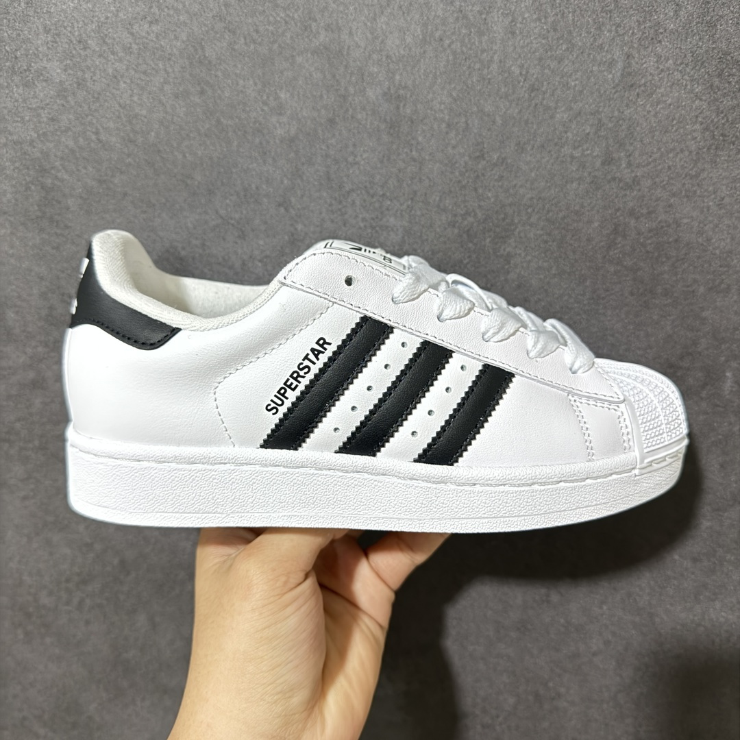 【H11顶级头层版】adidas originals Superstar 2 贝壳头 简约经典 舒适时尚 复古板鞋 男女同款 黑白 货号：IH8659 全新升级版 皮料改进至头层原厂皮 原盒 原底原料 开模打造 原厂织唛鞋标 高精密准度 原楦原纸板开发 匹配原版98%以上 后跟垫棉独家呈现 反口里弧度正确 原厂鞋垫 背胶 后跟电绣针数 与正品一致 原厂皮料 原厂车缝线 质感无敌 皮料切割干净 无任何毛边 清洁度细节完美 进口港宝加持 后跟自然饱满 还原公司包裹性 鞋面采用原装数据贴合技术 全方位贴合包裹脚型 鞋跟部鞋底牵引设计 提供强大的抓地性能 更适应不同实战场地路面 尺码：35.5 36 36.5 37.5 38 38.5 39 40 40.5 41 42 42.5 43 44 45-选品中心