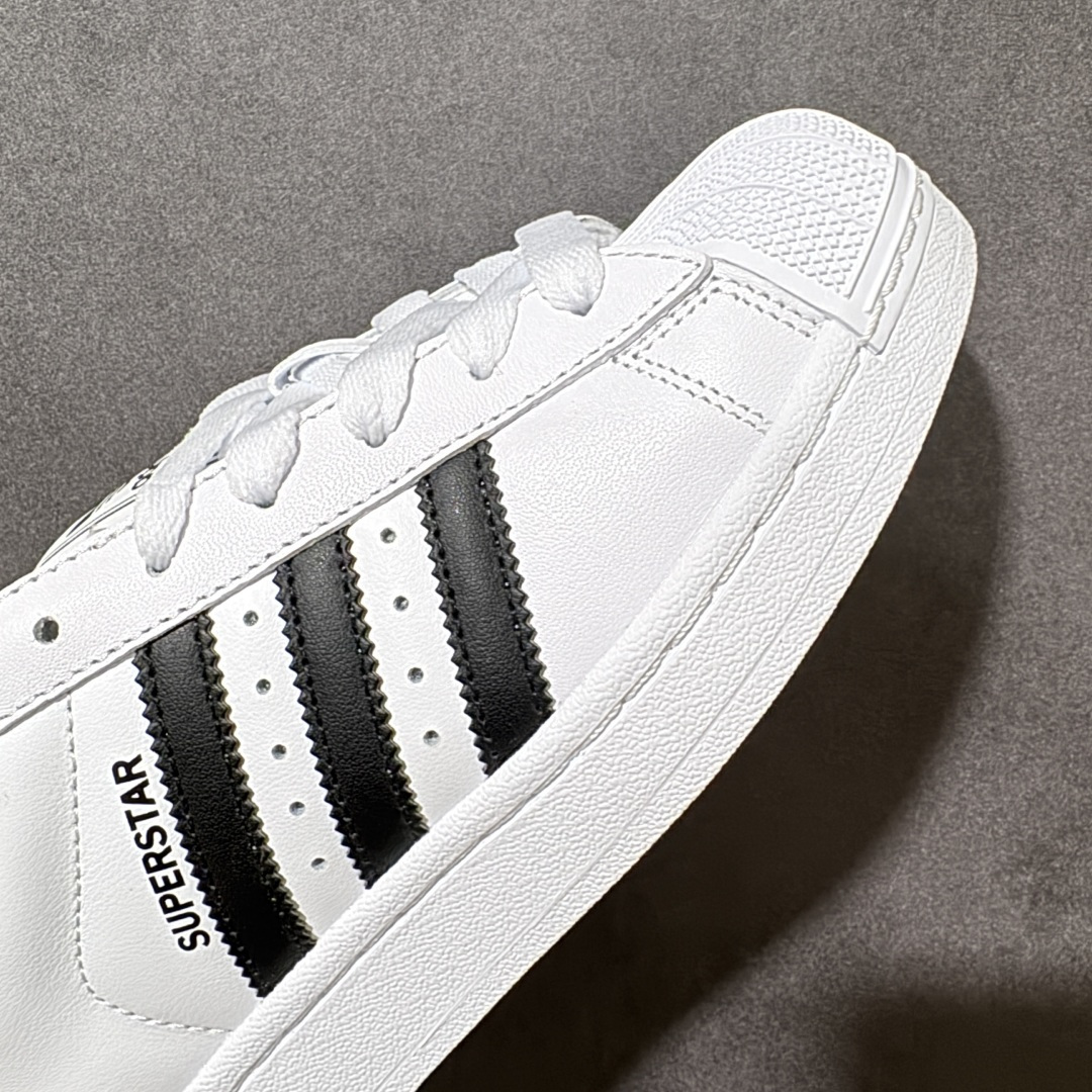 图片[8]-【H11顶级头层版】adidas originals Superstar 2 贝壳头 简约经典 舒适时尚 复古板鞋 男女同款 黑白 货号：IH8659 全新升级版 皮料改进至头层原厂皮 原盒 原底原料 开模打造 原厂织唛鞋标 高精密准度 原楦原纸板开发 匹配原版98%以上 后跟垫棉独家呈现 反口里弧度正确 原厂鞋垫 背胶 后跟电绣针数 与正品一致 原厂皮料 原厂车缝线 质感无敌 皮料切割干净 无任何毛边 清洁度细节完美 进口港宝加持 后跟自然饱满 还原公司包裹性 鞋面采用原装数据贴合技术 全方位贴合包裹脚型 鞋跟部鞋底牵引设计 提供强大的抓地性能 更适应不同实战场地路面 尺码：35.5 36 36.5 37.5 38 38.5 39 40 40.5 41 42 42.5 43 44 45-选品中心