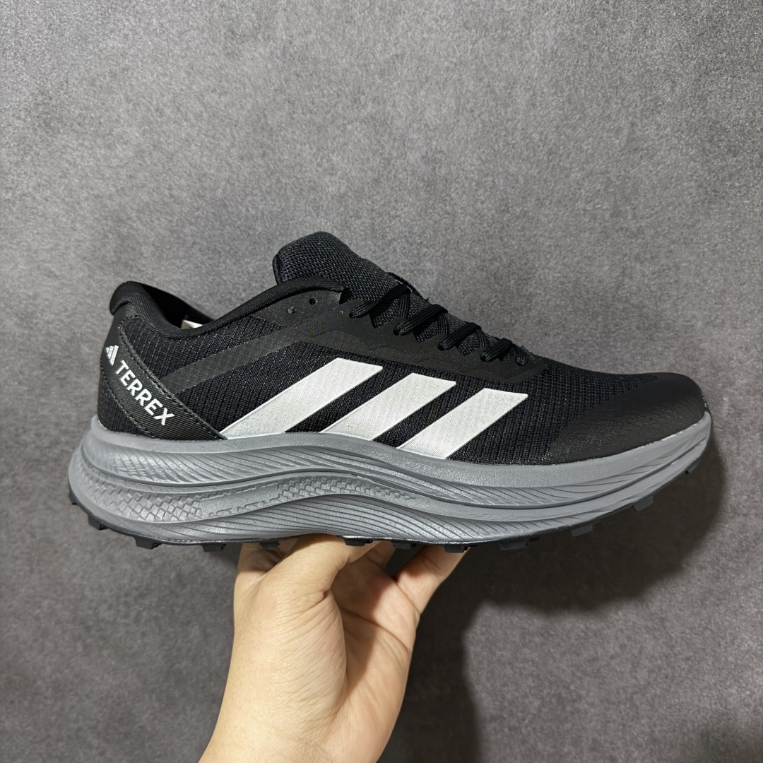 【公司级】阿迪达斯 ADIDAS 男鞋 TERREX AGRAVIC LT 户外超轻缓震回弹越野跑鞋网材鞋面 在户外环境保持舒适脚感，中底采用 Lightstrike 轻质泡棉材料，提供缓冲的同时增加能量反馈，其特点主要表现为韧劲十足、重量轻、耐造，适合长时间户外运动。时尚潮流，易于搭配，运动款式。 尺码： 40-45 货号：D25383 编码： MGB260270-选品中心