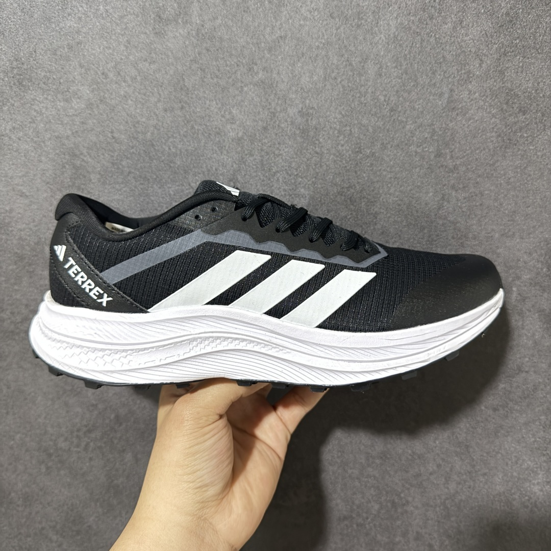 【公司级】阿迪达斯 ADIDAS 男鞋 TERREX AGRAVIC LT 户外超轻缓震回弹越野跑鞋网材鞋面 在户外环境保持舒适脚感，中底采用 Lightstrike 轻质泡棉材料，提供缓冲的同时增加能量反馈，其特点主要表现为韧劲十足、重量轻、耐造，适合长时间户外运动。时尚潮流，易于搭配，运动款式。 尺码： 40-45 货号：D25381 编码： MGB260270-选品中心
