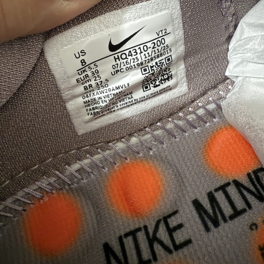 图片[7]-【Top纯原版】Nike Mind 002 耐克 舒适柔软 科技训练鞋 市场唯一正确版本 原材料 正确渐变色大底 1：1还原 真半码 鞋面采用穿孔透气织物材质 鞋底22个独立泡棉节点 科技感满满 作为耐克首款结合神经科学研发的鞋款 它最大的设计在于鞋底 鞋底嵌有22个独立泡棉节点 上脚后能有效刺激足底触觉 搭配吸睛的外观 适合在运动后松时穿着 带来独特体验 货号：HQ4310-200 尺码：36-46含半码-选品中心