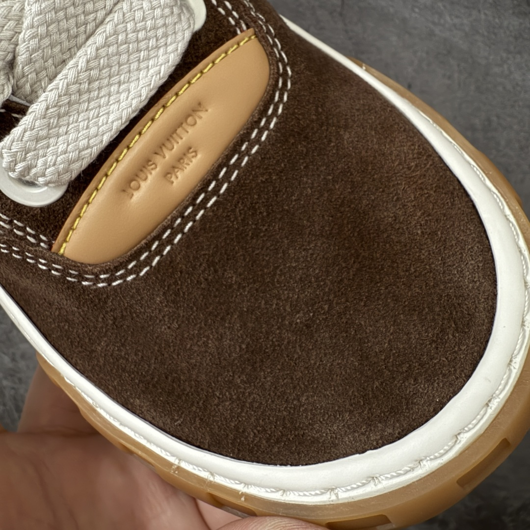 图片[5]-【天花板/Goat版】LV 路易威登LOUIS VUITTON Tilted Low Sneakers 倾斜系列低帮复古休闲运动文化百搭板鞋 2026早春款板鞋 饼干鞋 市场最顶天花板出货 礼盒包装 私模开发大底 正确细节 原鞋原材料1：1打造 完美版型做工 欢迎对比市场任何品质的货品 广东原产 专业LV大厂出品 正确底 大底开发近半年 原楦型开发纸版 全鞋原材料打造 细节 针车 烫金 中底无可挑剔 包装说明书防尘布袋物件(附送官方快递加固牛皮纸外盒!!)# 尺码：40 41 42 43 44 45 46-选品中心
