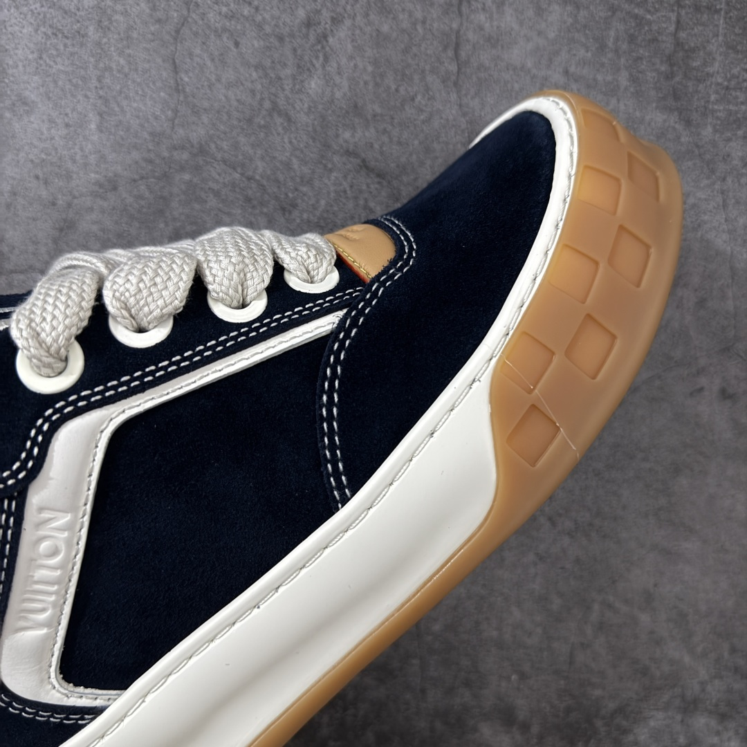 图片[6]-【天花板/Goat版】LV 路易威登LOUIS VUITTON Tilted Low Sneakers 倾斜系列低帮复古休闲运动文化百搭板鞋 2026早春款板鞋 饼干鞋 市场最顶天花板出货 礼盒包装 私模开发大底 正确细节 原鞋原材料1：1打造 完美版型做工 欢迎对比市场任何品质的货品 广东原产 专业LV大厂出品 正确底 大底开发近半年 原楦型开发纸版 全鞋原材料打造 细节 针车 烫金 中底无可挑剔 包装说明书防尘布袋物件(附送官方快递加固牛皮纸外盒!!)# 尺码：40 41 42 43 44 45 46-选品中心