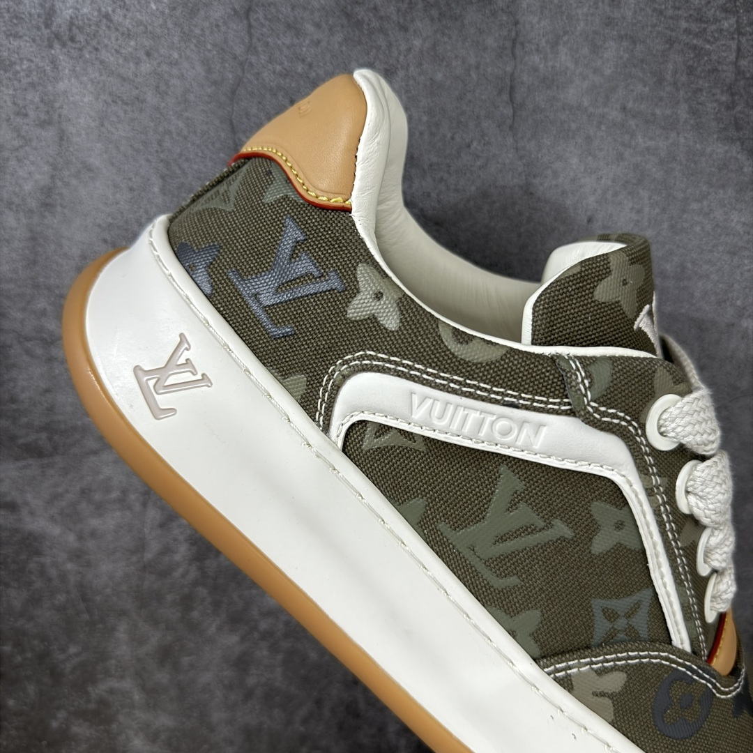 图片[7]-【天花板/Goat版】LV 路易威登LOUIS VUITTON Tilted Low Sneakers 倾斜系列低帮复古休闲运动文化百搭板鞋 2026早春款板鞋 饼干鞋 市场最顶天花板出货 礼盒包装 私模开发大底 正确细节 原鞋原材料1：1打造 完美版型做工 欢迎对比市场任何品质的货品 广东原产 专业LV大厂出品 正确底 大底开发近半年 原楦型开发纸版 全鞋原材料打造 细节 针车 烫金 中底无可挑剔 包装说明书防尘布袋物件(附送官方快递加固牛皮纸外盒!!)# 尺码：40 41 42 43 44 45 46-莆田鞋