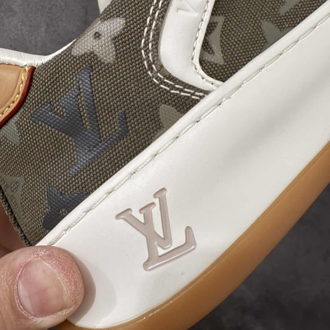 图片[3]-【天花板/Goat版】LV 路易威登LOUIS VUITTON Tilted Low Sneakers 倾斜系列低帮复古休闲运动文化百搭板鞋 2026早春款板鞋 饼干鞋 市场最顶天花板出货 礼盒包装 私模开发大底 正确细节 原鞋原材料1：1打造 完美版型做工 欢迎对比市场任何品质的货品 广东原产 专业LV大厂出品 正确底 大底开发近半年 原楦型开发纸版 全鞋原材料打造 细节 针车 烫金 中底无可挑剔 包装说明书防尘布袋物件(附送官方快递加固牛皮纸外盒!!)# 尺码：40 41 42 43 44 45 46-选品中心