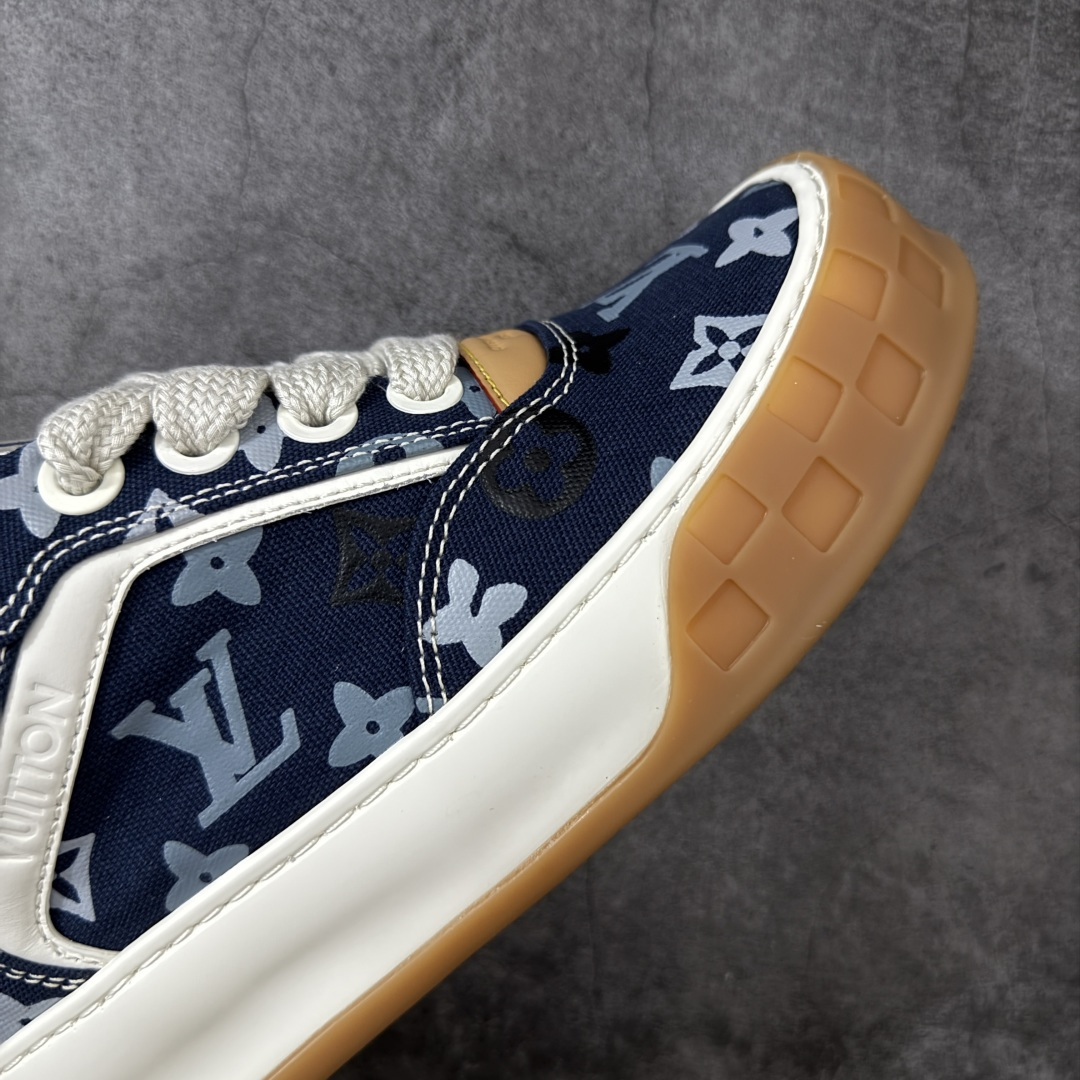 图片[6]-【天花板/Goat版】LV 路易威登LOUIS VUITTON Tilted Low Sneakers 倾斜系列低帮复古休闲运动文化百搭板鞋 2026早春款板鞋 饼干鞋 市场最顶天花板出货 礼盒包装 私模开发大底 正确细节 原鞋原材料1：1打造 完美版型做工 欢迎对比市场任何品质的货品 广东原产 专业LV大厂出品 正确底 大底开发近半年 原楦型开发纸版 全鞋原材料打造 细节 针车 烫金 中底无可挑剔 包装说明书防尘布袋物件(附送官方快递加固牛皮纸外盒!!)# 尺码：40 41 42 43 44 45 46-选品中心