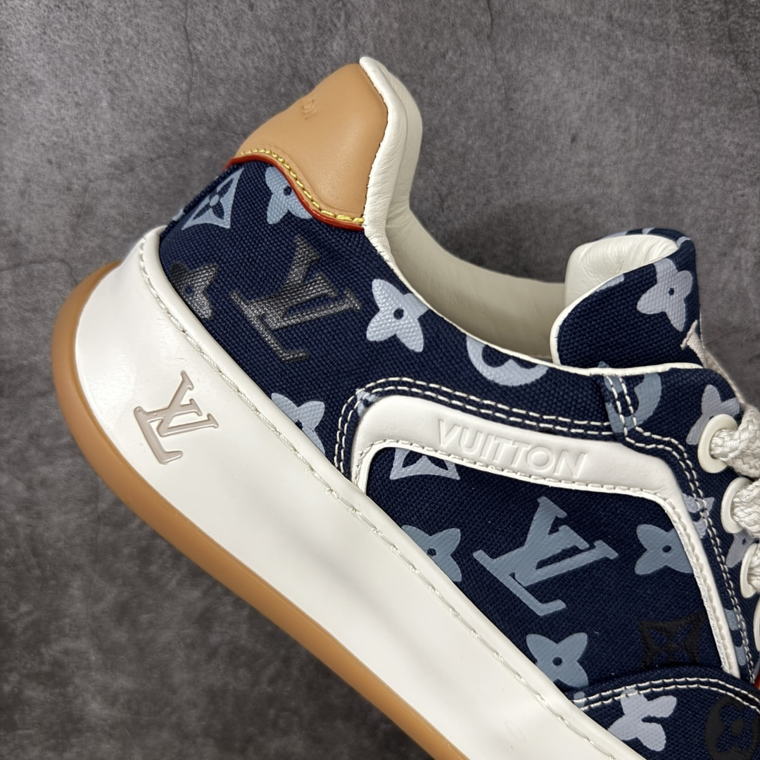 图片[7]-【天花板/Goat版】LV 路易威登LOUIS VUITTON Tilted Low Sneakers 倾斜系列低帮复古休闲运动文化百搭板鞋 2026早春款板鞋 饼干鞋 市场最顶天花板出货 礼盒包装 私模开发大底 正确细节 原鞋原材料1：1打造 完美版型做工 欢迎对比市场任何品质的货品 广东原产 专业LV大厂出品 正确底 大底开发近半年 原楦型开发纸版 全鞋原材料打造 细节 针车 烫金 中底无可挑剔 包装说明书防尘布袋物件(附送官方快递加固牛皮纸外盒!!)# 尺码：40 41 42 43 44 45 46-选品中心