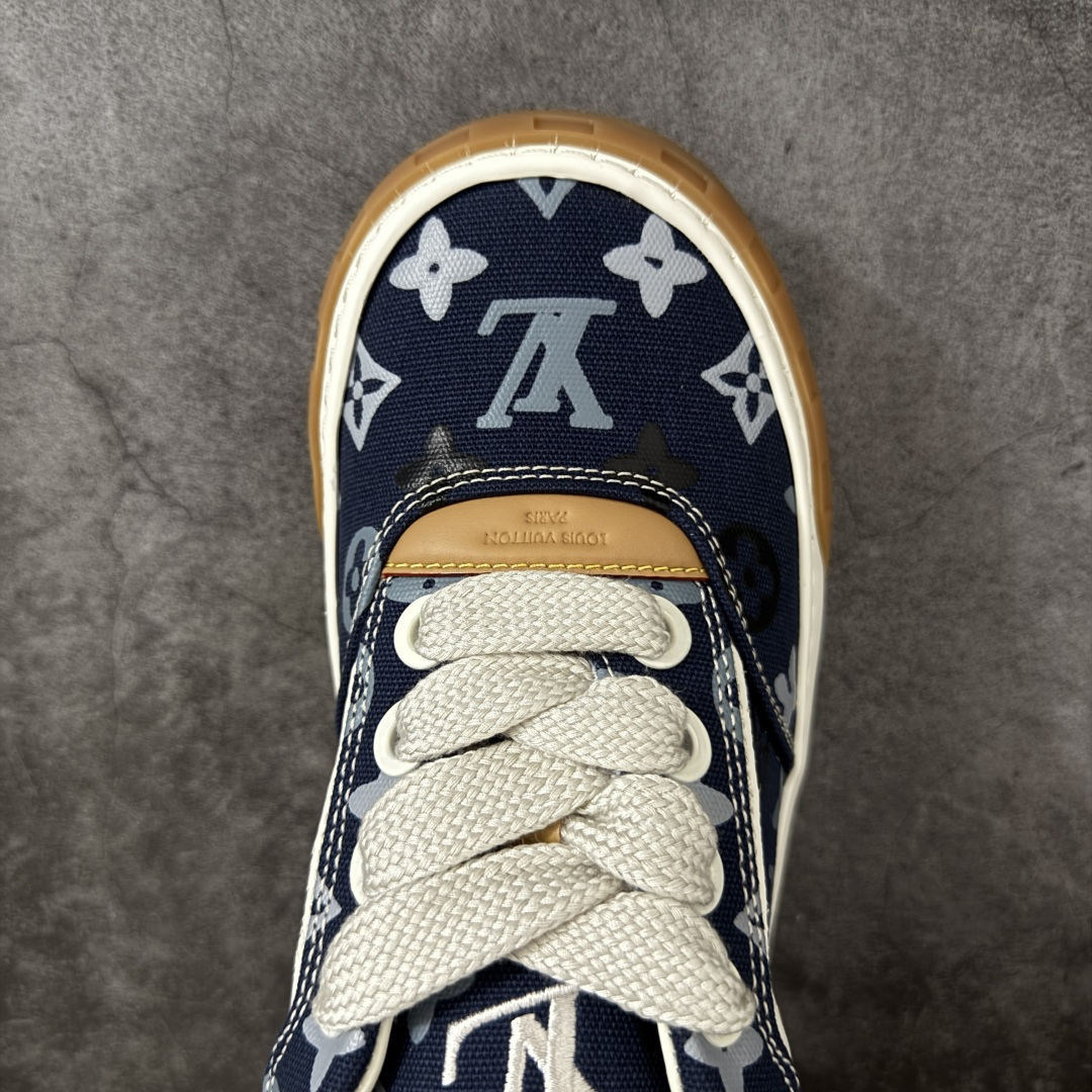 图片[5]-【天花板/Goat版】LV 路易威登LOUIS VUITTON Tilted Low Sneakers 倾斜系列低帮复古休闲运动文化百搭板鞋 2026早春款板鞋 饼干鞋 市场最顶天花板出货 礼盒包装 私模开发大底 正确细节 原鞋原材料1：1打造 完美版型做工 欢迎对比市场任何品质的货品 广东原产 专业LV大厂出品 正确底 大底开发近半年 原楦型开发纸版 全鞋原材料打造 细节 针车 烫金 中底无可挑剔 包装说明书防尘布袋物件(附送官方快递加固牛皮纸外盒!!)# 尺码：40 41 42 43 44 45 46-选品中心