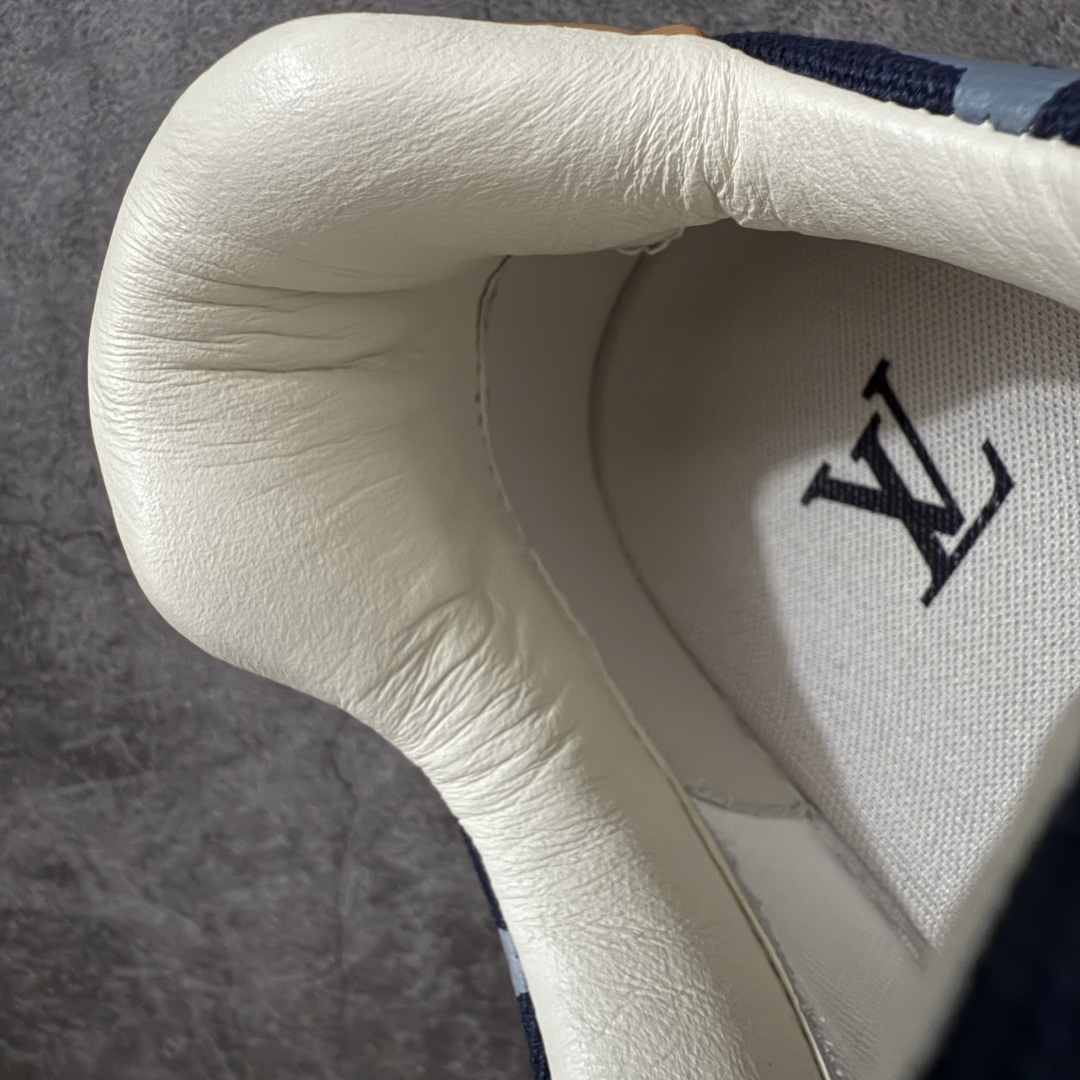 图片[9]-【天花板/Goat版】LV 路易威登LOUIS VUITTON Tilted Low Sneakers 倾斜系列低帮复古休闲运动文化百搭板鞋 2026早春款板鞋 饼干鞋 市场最顶天花板出货 礼盒包装 私模开发大底 正确细节 原鞋原材料1：1打造 完美版型做工 欢迎对比市场任何品质的货品 广东原产 专业LV大厂出品 正确底 大底开发近半年 原楦型开发纸版 全鞋原材料打造 细节 针车 烫金 中底无可挑剔 包装说明书防尘布袋物件(附送官方快递加固牛皮纸外盒!!)# 尺码：40 41 42 43 44 45 46-选品中心