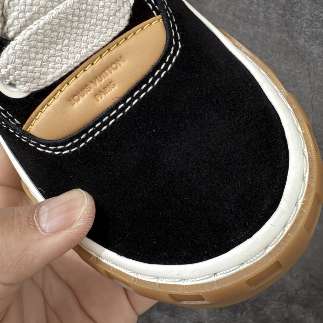 图片[5]-【天花板/Goat版】LV 路易威登LOUIS VUITTON Tilted Low Sneakers 倾斜系列低帮复古休闲运动文化百搭板鞋 2026早春款板鞋 饼干鞋 市场最顶天花板出货 礼盒包装 私模开发大底 正确细节 原鞋原材料1：1打造 完美版型做工 欢迎对比市场任何品质的货品 广东原产 专业LV大厂出品 正确底 大底开发近半年 原楦型开发纸版 全鞋原材料打造 细节 针车 烫金 中底无可挑剔 包装说明书防尘布袋物件(附送官方快递加固牛皮纸外盒!!)# 尺码：40 41 42 43 44 45 46-选品中心