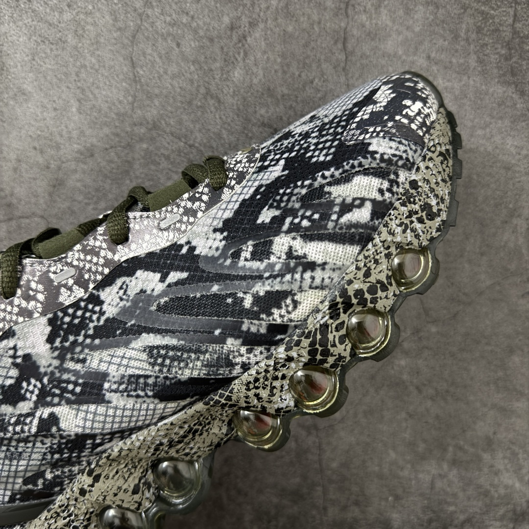 图片[6]-【纯原版】Nike Air Max DN8 PRM 耐克2024全新气垫跑鞋 #全新鞋款在同侧采用了八个圆柱仓式的设计不仅有防滑耐磨性功能还搭配了周围一圈柔软的泡棉材质提供全新的复合脚感八成还是泡棉脚感 货号：HF5509-900 尺码：36 36.5 37.5 38 38.5 39 40 40.5 41 42 42.5 43 44 45-选品中心