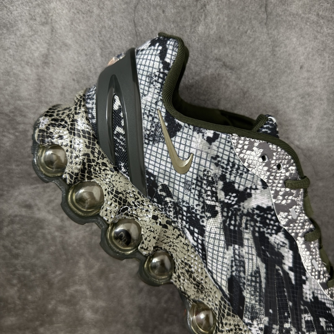 图片[7]-【纯原版】Nike Air Max DN8 PRM 耐克2024全新气垫跑鞋 #全新鞋款在同侧采用了八个圆柱仓式的设计不仅有防滑耐磨性功能还搭配了周围一圈柔软的泡棉材质提供全新的复合脚感八成还是泡棉脚感 货号：HF5509-900 尺码：36 36.5 37.5 38 38.5 39 40 40.5 41 42 42.5 43 44 45-选品中心