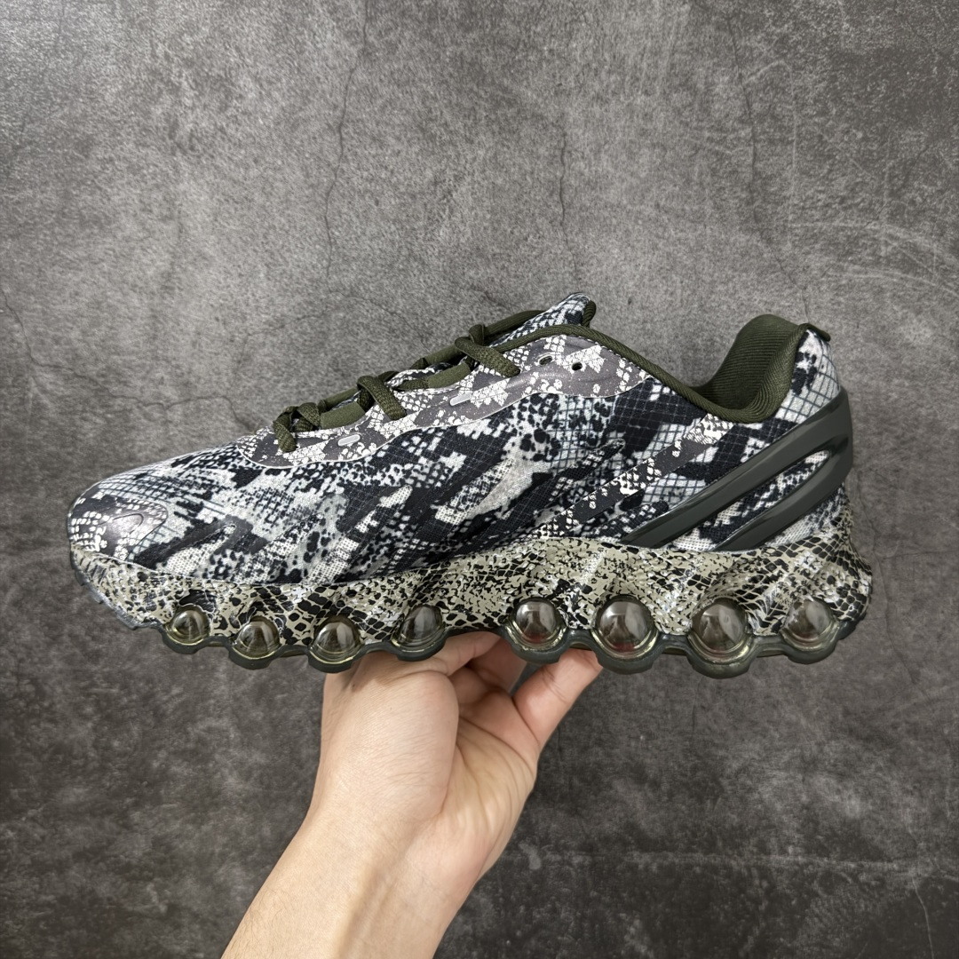 图片[2]-【纯原版】Nike Air Max DN8 PRM 耐克2024全新气垫跑鞋 #全新鞋款在同侧采用了八个圆柱仓式的设计不仅有防滑耐磨性功能还搭配了周围一圈柔软的泡棉材质提供全新的复合脚感八成还是泡棉脚感 货号：HF5509-900 尺码：36 36.5 37.5 38 38.5 39 40 40.5 41 42 42.5 43 44 45-选品中心