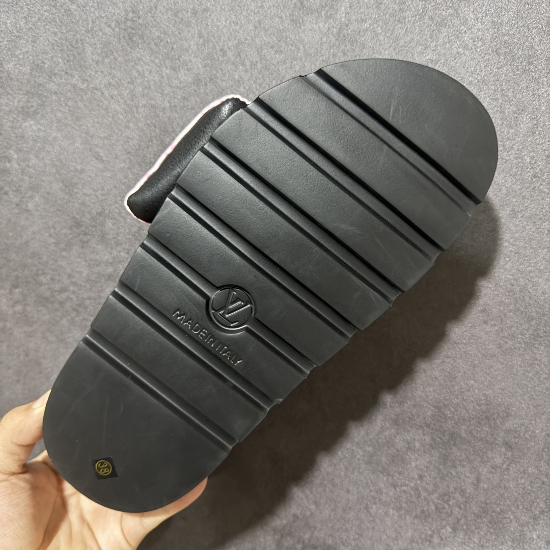 图片[9]-【广东礼盒版本】LOUIS VUITTON | 路易威登2024 𝐬𝐬💛春夏最新爆款魔术贴系列 情侣款厚底拖鞋 原版全套礼盒包装 鞋面：LV进口5D打印花布，牛皮内里 大底：原版开模大底 尺码： 35-44-选品中心