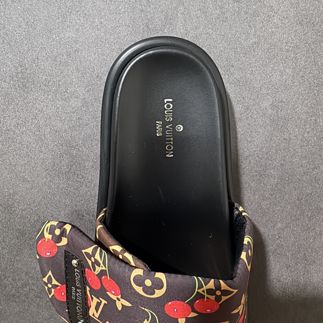 图片[6]-【广东礼盒版本】LOUIS VUITTON | 路易威登2024 𝐬𝐬💛春夏最新爆款魔术贴系列 情侣款厚底拖鞋 原版全套礼盒包装 鞋面：LV进口5D打印花布，牛皮内里 大底：原版开模大底 尺码： 35-44-选品中心