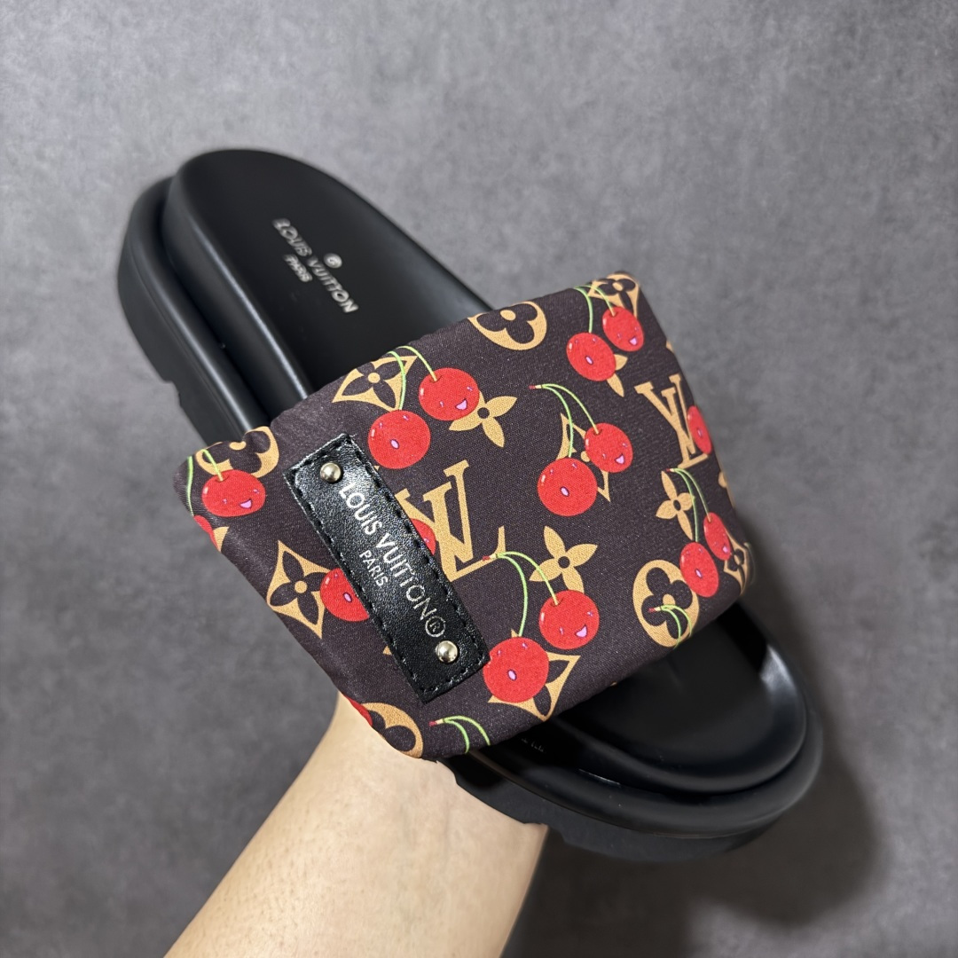 图片[3]-【广东礼盒版本】LOUIS VUITTON | 路易威登2024 𝐬𝐬💛春夏最新爆款魔术贴系列 情侣款厚底拖鞋 原版全套礼盒包装 鞋面：LV进口5D打印花布，牛皮内里 大底：原版开模大底 尺码： 35-44-选品中心
