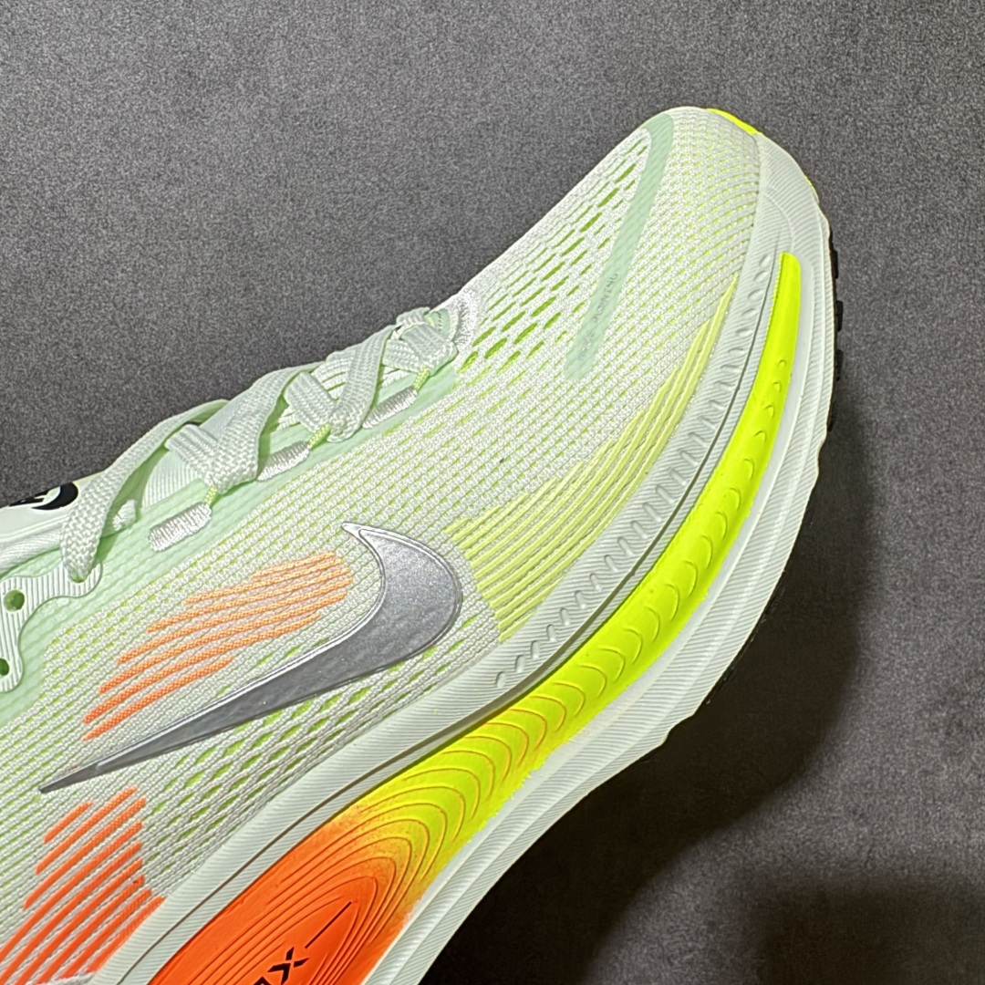 图片[8]-【公司级】奥莱 天猫平台充正订单 Nike VOMERO 18 Plus 舒适百搭 低帮 休闲训练城市通勤跑步鞋 原厂软底 原厂材料制作 款号：HM6803-300 尺码：36 36.5 37.5 38 38.5 39 40 40.5 41 42 42.5 43 44 44.5 45-选品中心