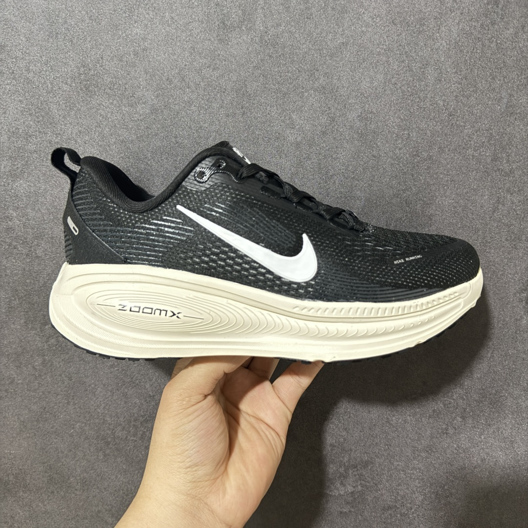 【公司级】奥莱 天猫平台充正订单 Nike VOMERO 18 Plus 舒适百搭 低帮 休闲训练城市通勤跑步鞋 原厂软底 原厂材料制作 款号：HM6803-007 尺码：36 36.5 37.5 38 38.5 39 40 40.5 41 42 42.5 43 44 44.5 45-选品中心