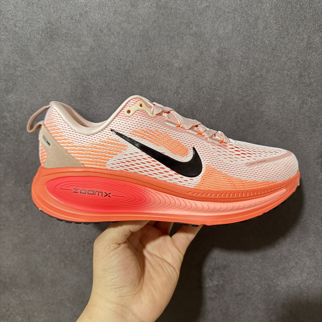 【公司级】奥莱 天猫平台充正订单 Nike VOMERO 18 Plus 舒适百搭 低帮 休闲训练城市通勤跑步鞋 原厂软底 原厂材料制作 款号：HM6804-600 尺码：36 36.5 37.5 38 38.5 39 40 40.5 41 42 42.5 43 44 44.5 45-选品中心