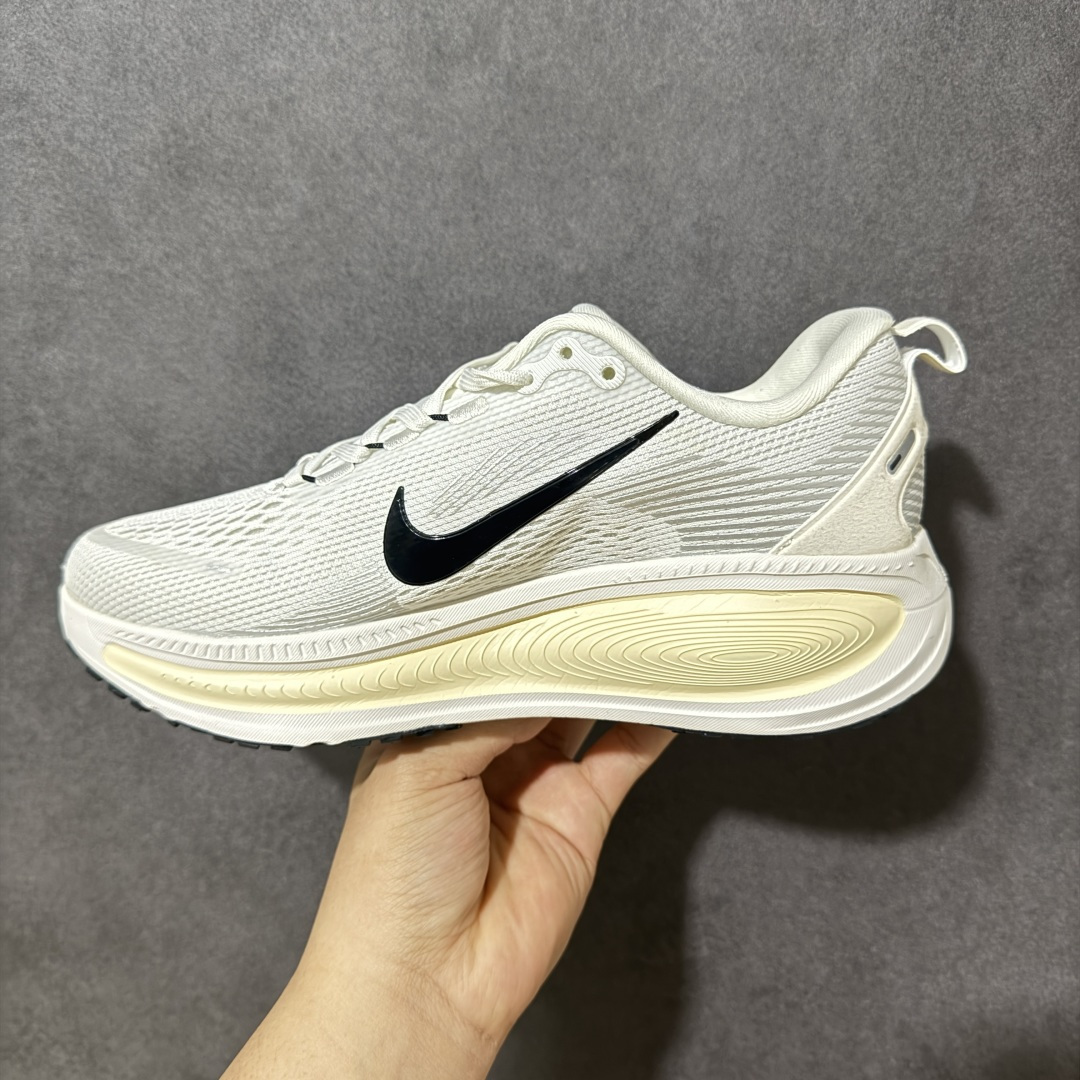 图片[2]-【公司级】奥莱 天猫平台充正订单 Nike VOMERO 18 Plus 舒适百搭 低帮 休闲训练城市通勤跑步鞋 原厂软底 原厂材料制作 款号：HM6803-101 尺码：36 36.5 37.5 38 38.5 39 40 40.5 41 42 42.5 43 44 44.5 45-选品中心
