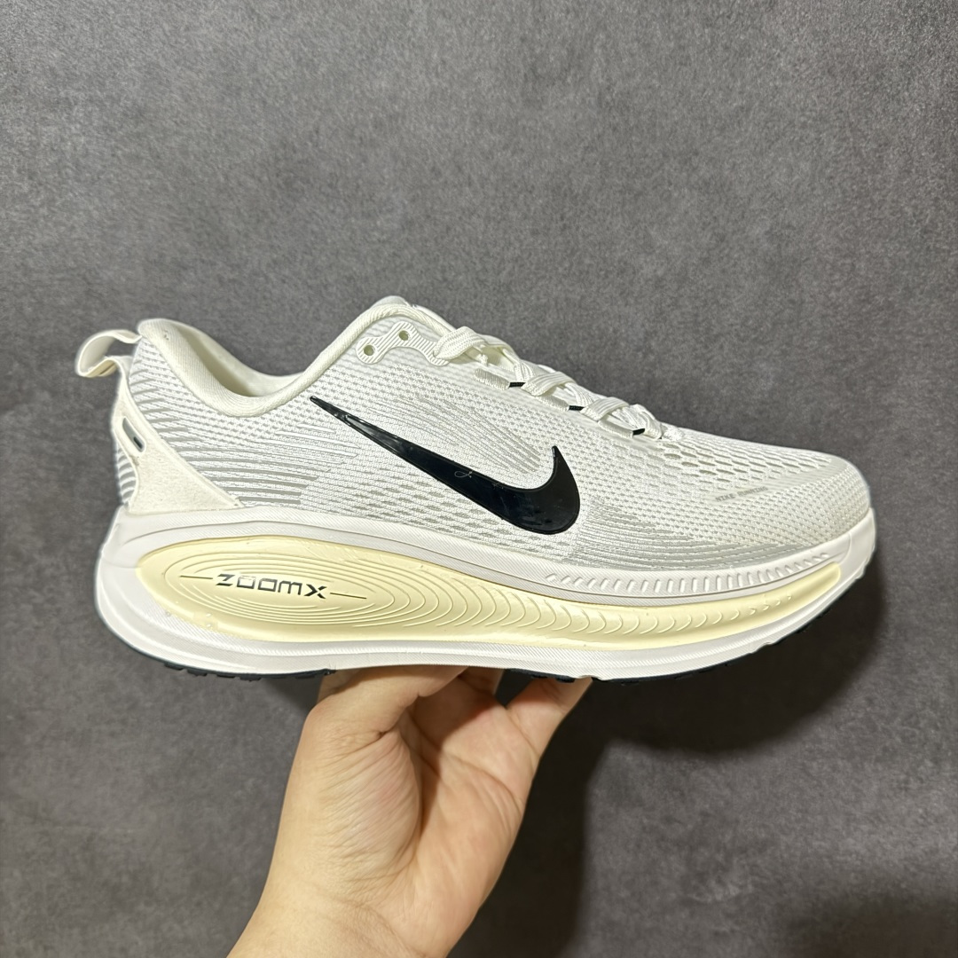 【公司级】奥莱 天猫平台充正订单 Nike VOMERO 18 Plus 舒适百搭 低帮 休闲训练城市通勤跑步鞋 原厂软底 原厂材料制作 款号：HM6803-101 尺码：36 36.5 37.5 38 38.5 39 40 40.5 41 42 42.5 43 44 44.5 45-选品中心