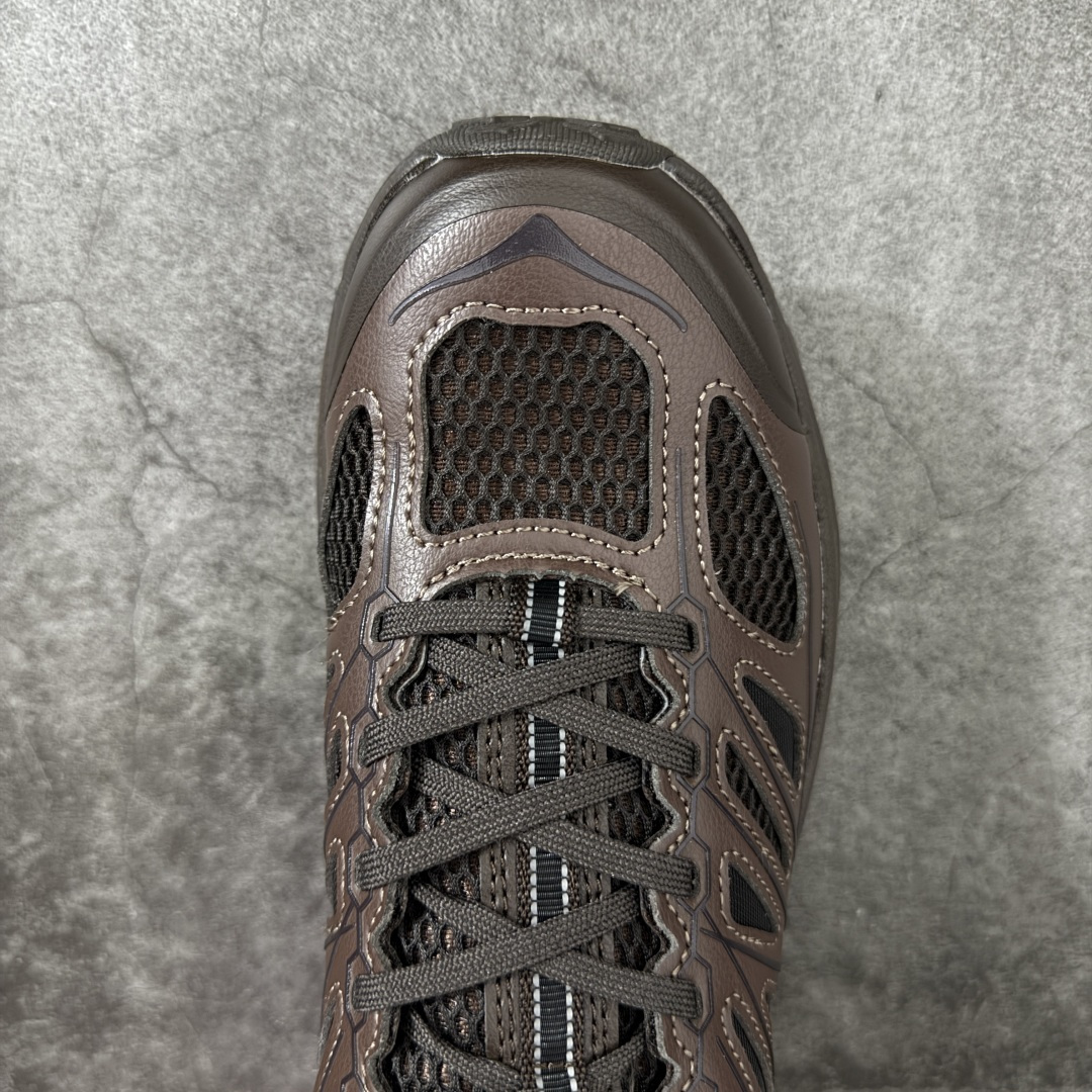 图片[5]-【纯原H版】HOKA ONE ONE Mafate Speed 2 Low CNY 玛法特2代系列低帮轻量户外越野休闲运动慢跑鞋 正确组合底 市场顶级版本 上脚赞到报爆 轻盈舒适 鞋面采用超轻的无缝架构 轻薄的TPU贴在透气的鞋面材料上 减轻重量同时也保证了支撑性 鞋底采用滚动平衡技术 引导跑者回归自然步态 祖传的神奇EVA材质中底依旧是一如既往地表现优秀 能提供充足的缓震 作为HOKA家的越野跑鞋 VIBRAM 橡胶大底也是必不可少的 即便在复杂湿滑的地形 依旧能有良好的抓地力及稳定性 鞋带采用了弹性不易松脱的扁宽弹性鞋带 前掌与中掌部分也进行了加宽 也更加适合亚洲人的脚型 是一款十分全面且足够强悍的户外硬核越野鞋 日常搭配的话短裤是基本不挑 阔腿裤 工装裤以及各种长筒牛仔裤都可以 尺码：36 36.5 37.5 38 38.5 39 40 40.5 41 42 42.5 43 44 44.5 45-选品中心