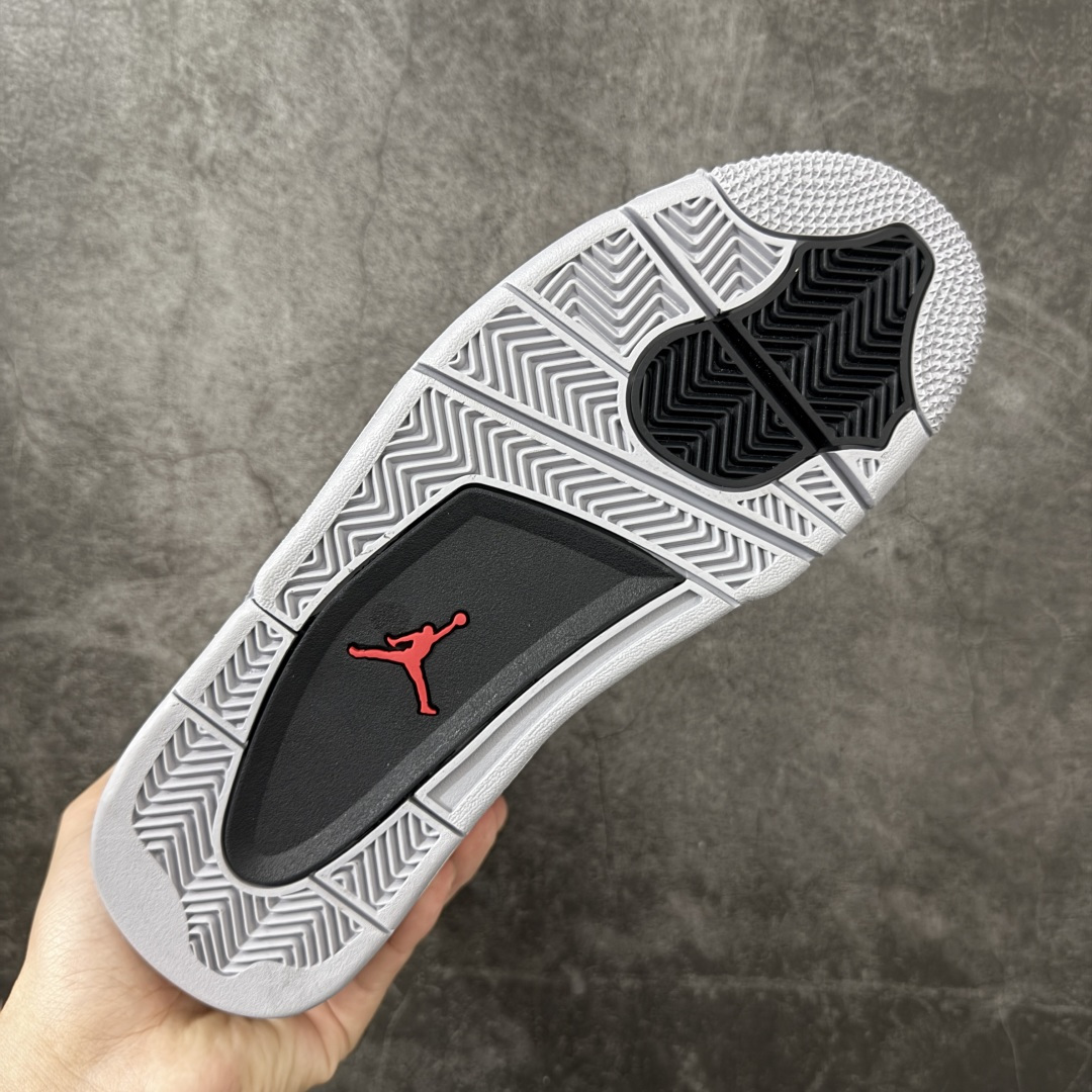 图片[9]-【KZ神头层版】Air Jordan 4 Retro AJ4 2026复刻公牛红黑 FQ8138-600 原汁原味完美呈现四代版型 一比一鞋头弧度高度趴度鞋身弧度 原厂麂皮绒皮料材质 数据细节工艺流程均保持公司一致 细节品控鞋型随意秒杀市面版本 原厂TPU网格鞋带扣 正确内里网布 菱角分明不变形无多余毛边 柔软性质感一致于原鞋 原厂织唛标 原厂飞人电绣工艺 独家绑鞋带手法 印刷中底布 四线拉帮 米色美纹纸贴合固定 进口港宝加持 后跟自然饱满 全鞋荧光划线卡点 追求极致完美 每一双都是工艺品 多重QC质检 超越公司货的品控标准 实实在在的免检产品 尺码：40-48.5-选品中心