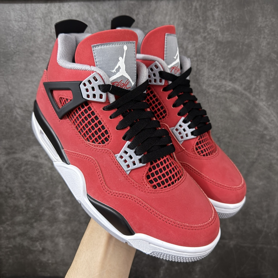 【KZ神头层版】Air Jordan 4 Retro AJ4 2026复刻公牛红黑 FQ8138-600 原汁原味完美呈现四代版型 一比一鞋头弧度高度趴度鞋身弧度 原厂麂皮绒皮料材质 数据细节工艺流程均保持公司一致 细节品控鞋型随意秒杀市面版本 原厂TPU网格鞋带扣 正确内里网布 菱角分明不变形无多余毛边 柔软性质感一致于原鞋 原厂织唛标 原厂飞人电绣工艺 独家绑鞋带手法 印刷中底布 四线拉帮 米色美纹纸贴合固定 进口港宝加持 后跟自然饱满 全鞋荧光划线卡点 追求极致完美 每一双都是工艺品 多重QC质检 超越公司货的品控标准 实实在在的免检产品 尺码：40-48.5-选品中心