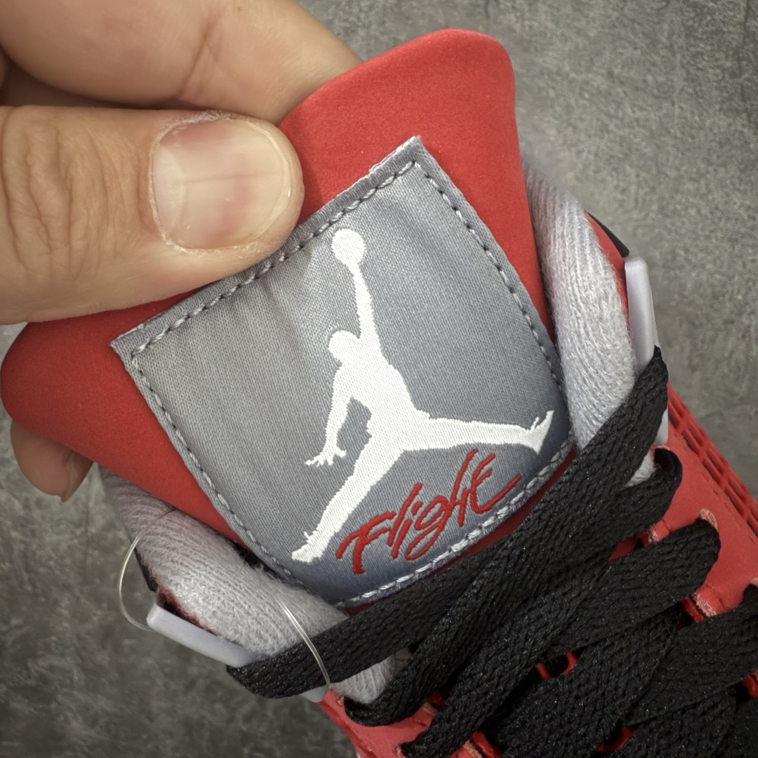 图片[6]-【KZ神头层版】Air Jordan 4 Retro AJ4 2026复刻公牛红黑 FQ8138-600 原汁原味完美呈现四代版型 一比一鞋头弧度高度趴度鞋身弧度 原厂麂皮绒皮料材质 数据细节工艺流程均保持公司一致 细节品控鞋型随意秒杀市面版本 原厂TPU网格鞋带扣 正确内里网布 菱角分明不变形无多余毛边 柔软性质感一致于原鞋 原厂织唛标 原厂飞人电绣工艺 独家绑鞋带手法 印刷中底布 四线拉帮 米色美纹纸贴合固定 进口港宝加持 后跟自然饱满 全鞋荧光划线卡点 追求极致完美 每一双都是工艺品 多重QC质检 超越公司货的品控标准 实实在在的免检产品 尺码：40-48.5-选品中心