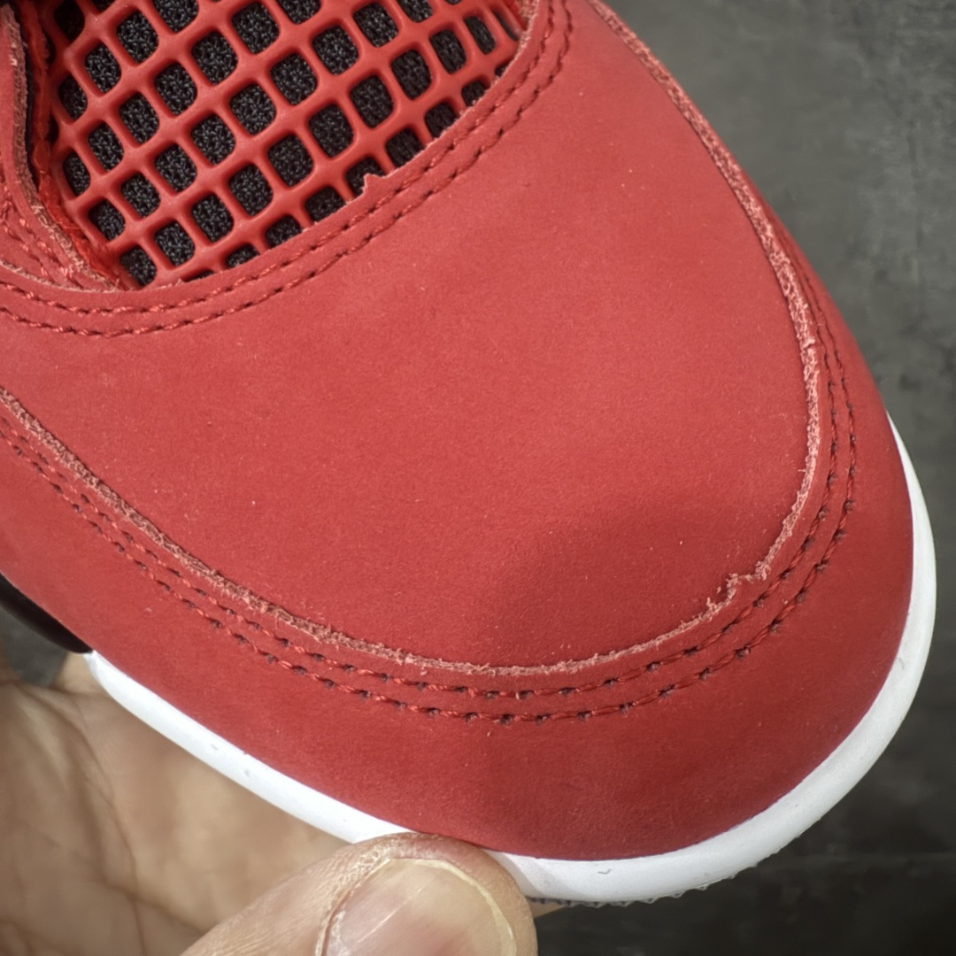图片[5]-【KZ神头层版】Air Jordan 4 Retro AJ4 2026复刻公牛红黑 FQ8138-600 原汁原味完美呈现四代版型 一比一鞋头弧度高度趴度鞋身弧度 原厂麂皮绒皮料材质 数据细节工艺流程均保持公司一致 细节品控鞋型随意秒杀市面版本 原厂TPU网格鞋带扣 正确内里网布 菱角分明不变形无多余毛边 柔软性质感一致于原鞋 原厂织唛标 原厂飞人电绣工艺 独家绑鞋带手法 印刷中底布 四线拉帮 米色美纹纸贴合固定 进口港宝加持 后跟自然饱满 全鞋荧光划线卡点 追求极致完美 每一双都是工艺品 多重QC质检 超越公司货的品控标准 实实在在的免检产品 尺码：40-48.5-选品中心
