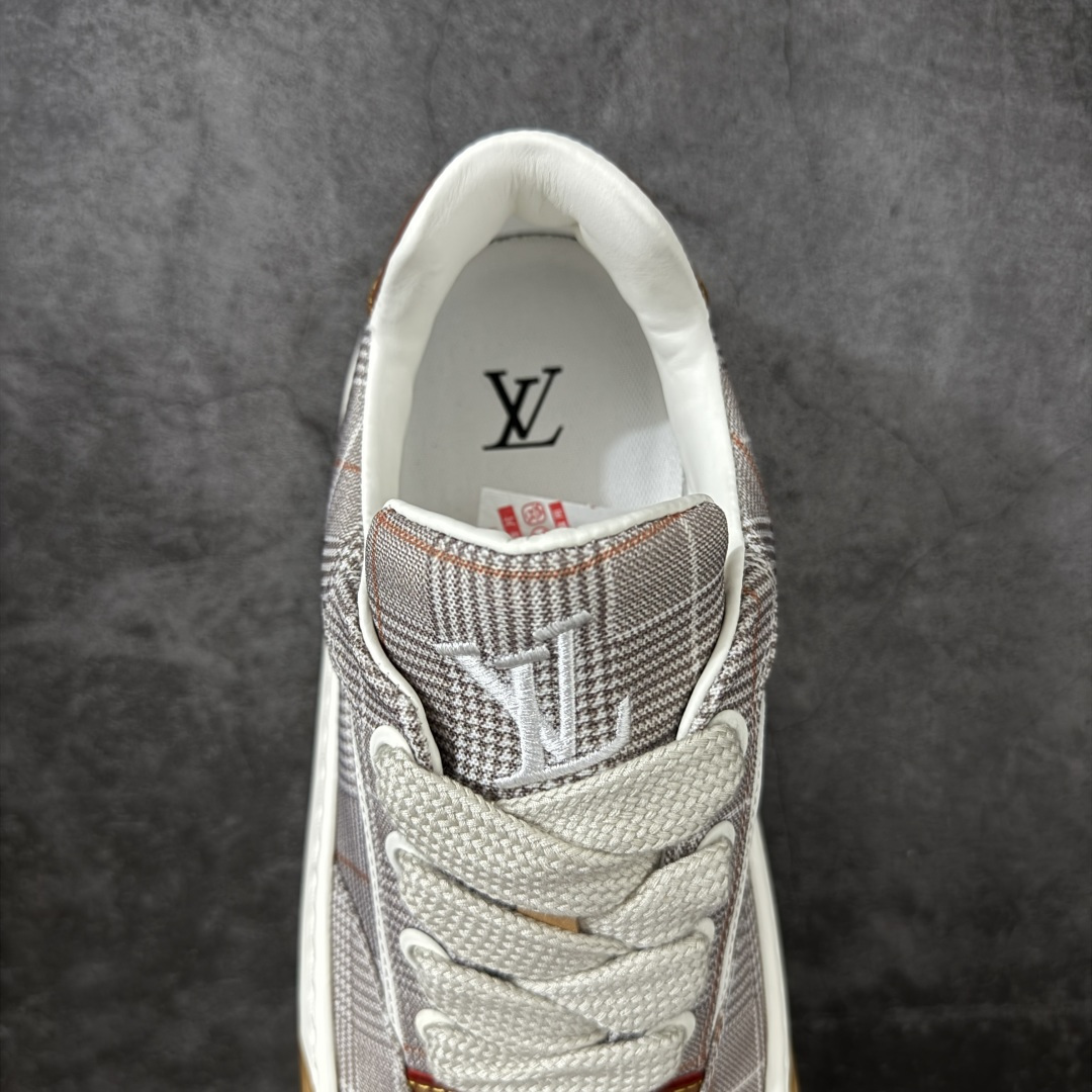 图片[8]-【广东纯原版】广奢高端货LOUIS VUITTON Tilted 系列｜2026 早春全新上架 LV 路易威登 Tilted Low Sneakers 倾斜系列低帮复古休闲运动板鞋 男鞋｜广东原产｜市售顶级版本 ✦ 升级原楦型开发纸版，鞋型更立体更正 ✦ Monogram 丹宁布鞋面，质感高级耐看 ✦ 鞋垫嵌入EVA软脚感物料，回弹舒适 ✦ 后跟耐弯折滴塑支撑片，稳定不塌 ✦ 全新开发TPR光泽组合隔色鞋底 ✦ LV组合 TPU 生胶底结构，行走稳、耐磨强 ✦ 原版购入开发 ✦ 厚实抽屉式礼品鞋盒 ✦ 原装包装说明书＋防尘布袋 ✦ 附送官方快递加固牛皮纸外盒 法国巴黎百年奢侈品牌 LOUIS VUITTON 路易威登 尺码：37 38 39 40 41 42 43 44 45-选品中心