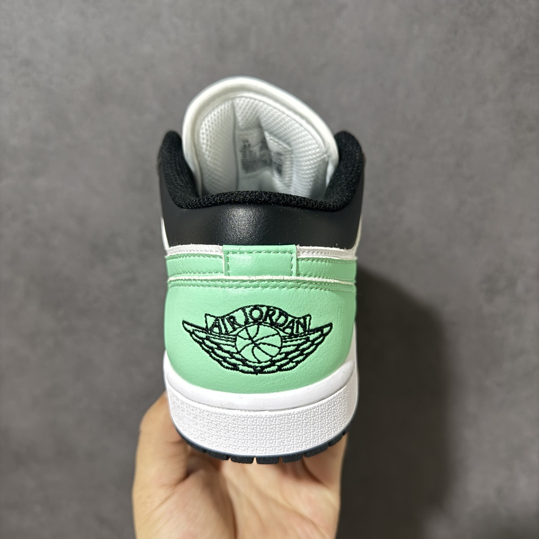 图片[4]-【H11纯原】Nike Air Jordan 1 Low SE AJ1 乔一 舒适贴合 防滑耐磨 低帮 复古篮球鞋 货号：553558-131 尺码：35.5 36 36.5 37.5 38 38.5 39 40 40.5 41 42 42.5 43 44 45 46 47.5 #H11顶级纯原 纯原外贸平台特供订单 #全套原纸板楦头开发 #原厂特供材料配套加持 #确保原汁原味 完美呈现版型 #原档数据独家私模大底 #男女鞋同步官方开发至48.5 #原装进口轻量化鞋垫 #进口港宝加持 后跟自然饱满 还原公司包裹性 #鞋面采用原装数据贴合技术 #全方位贴合包裹脚型 #鞋跟部鞋底牵引设计 #提供强大的抓地性能 #更适应不同实战场地路面-选品中心